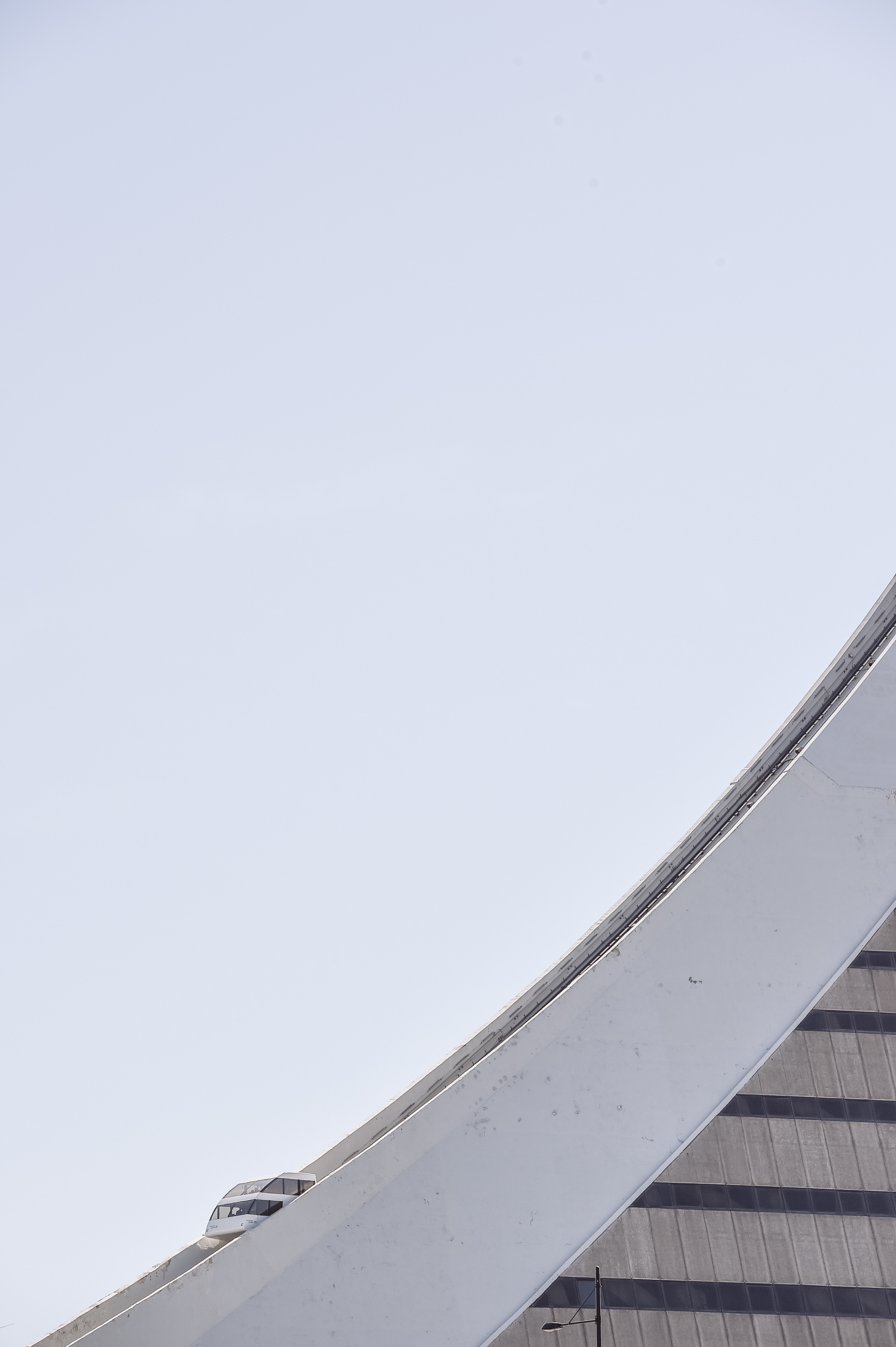 a cable car on a concrete structure with a curving slope, cable car on a concrete slope 4k, Phone HD Wallpaper