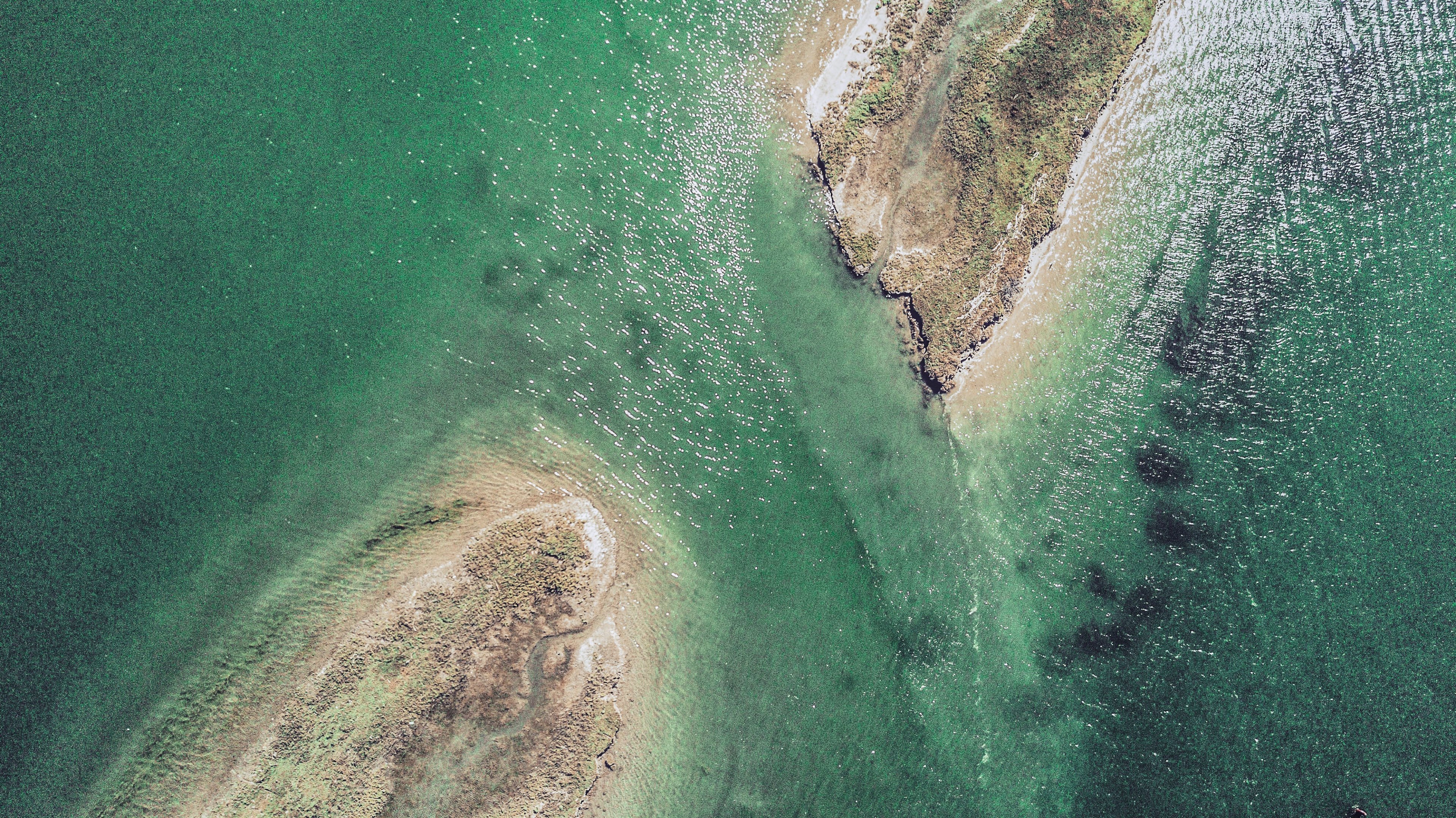 drone view of the passage between two sand banks, two sand banks drone view 4k, HD Wallpaper