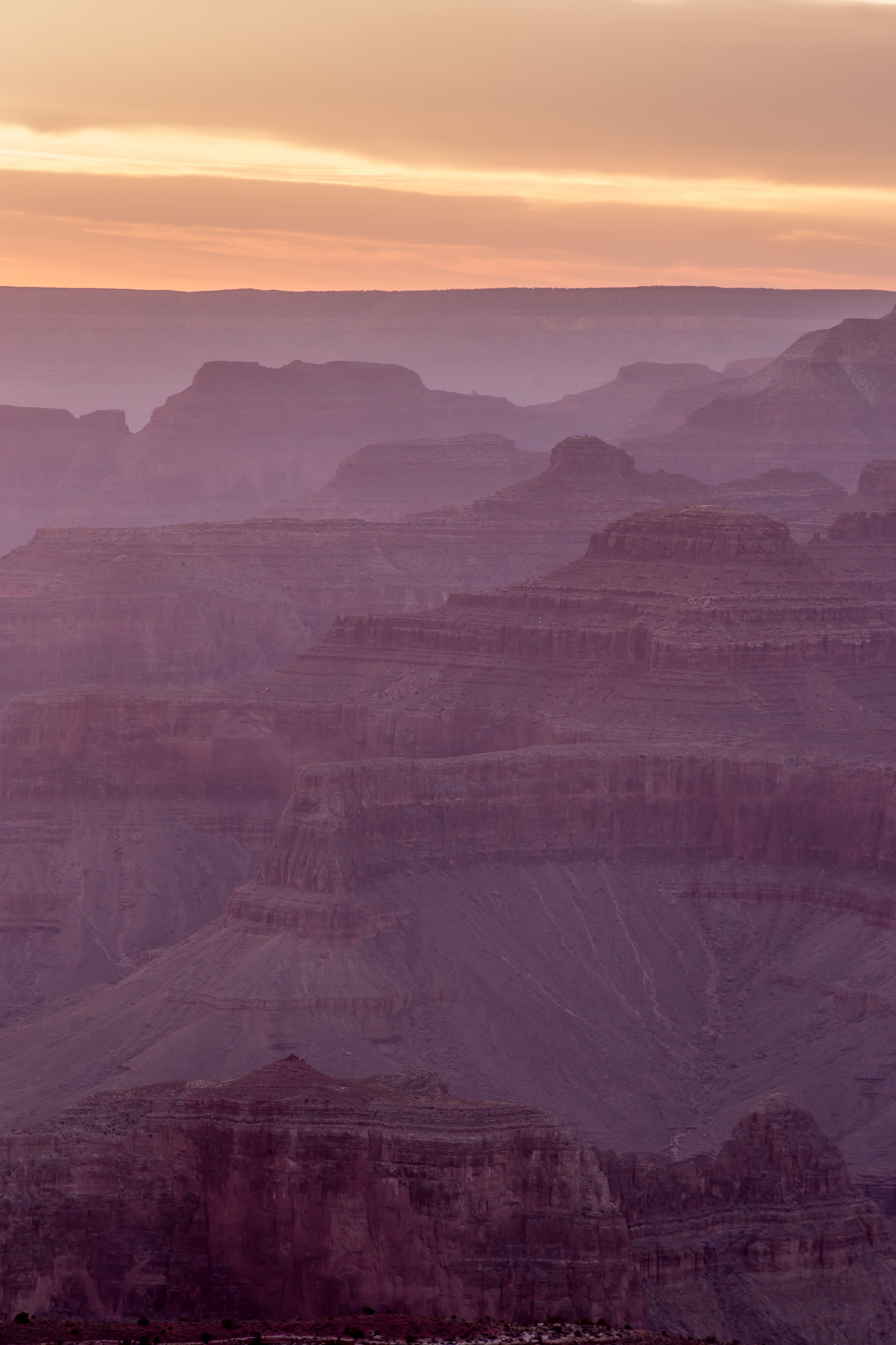 sun shines over a rocky mountain landscape in the grand canyon, grand canyon sunrise 4k, Phone HD Wallpaper