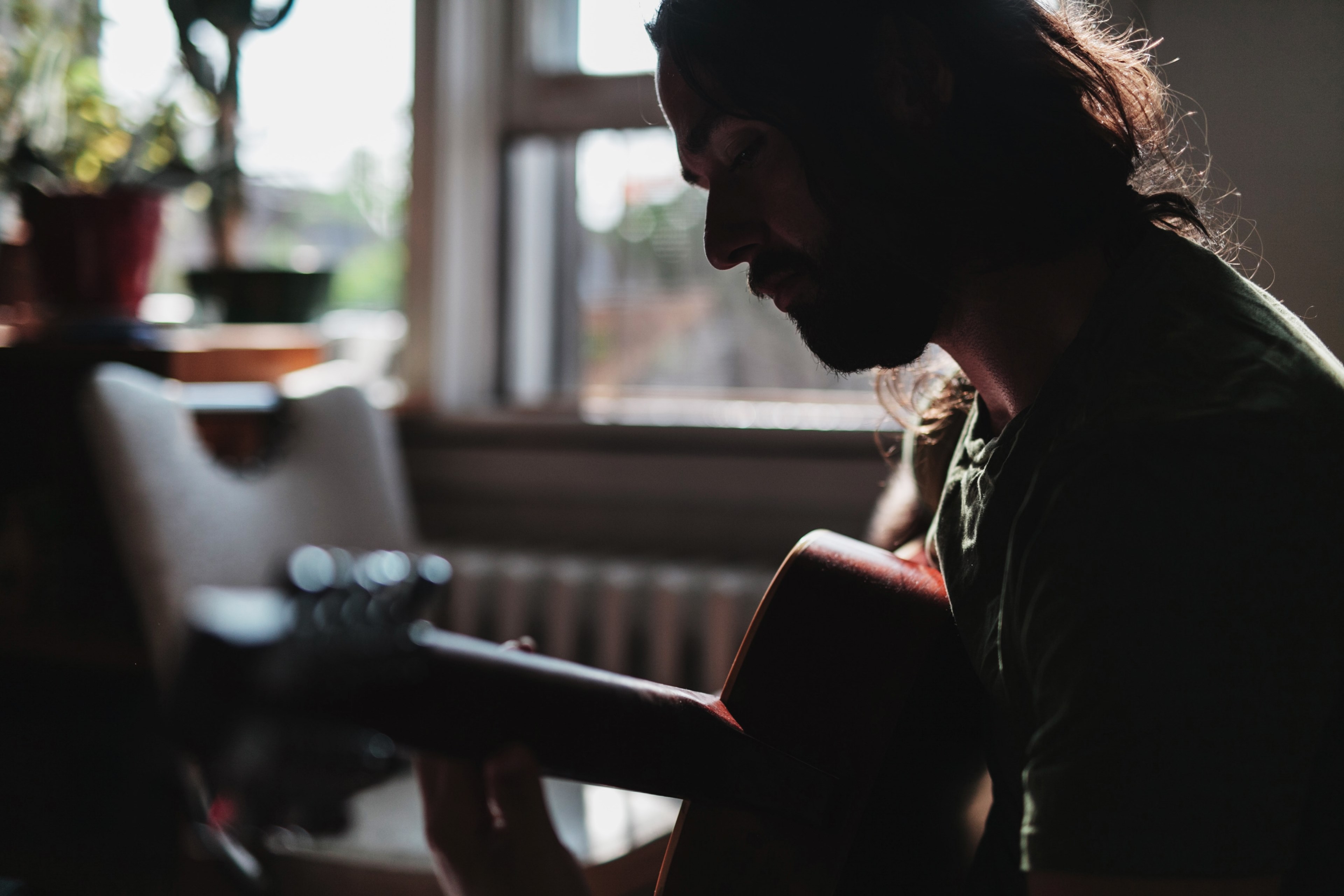 guitar man musician and acoustic 4k, HD Wallpaper