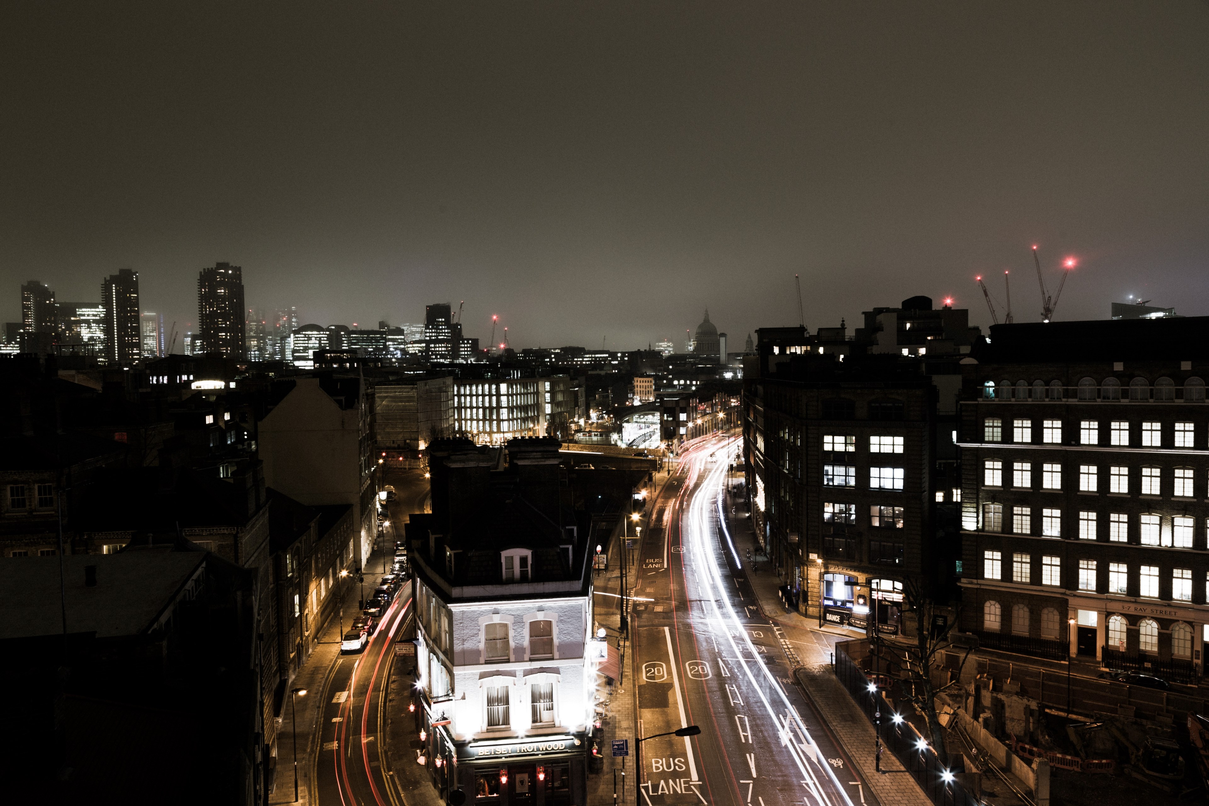a night time timelapse shot of city traffic lights in motion, car light trails at night 4k, HD Wallpaper