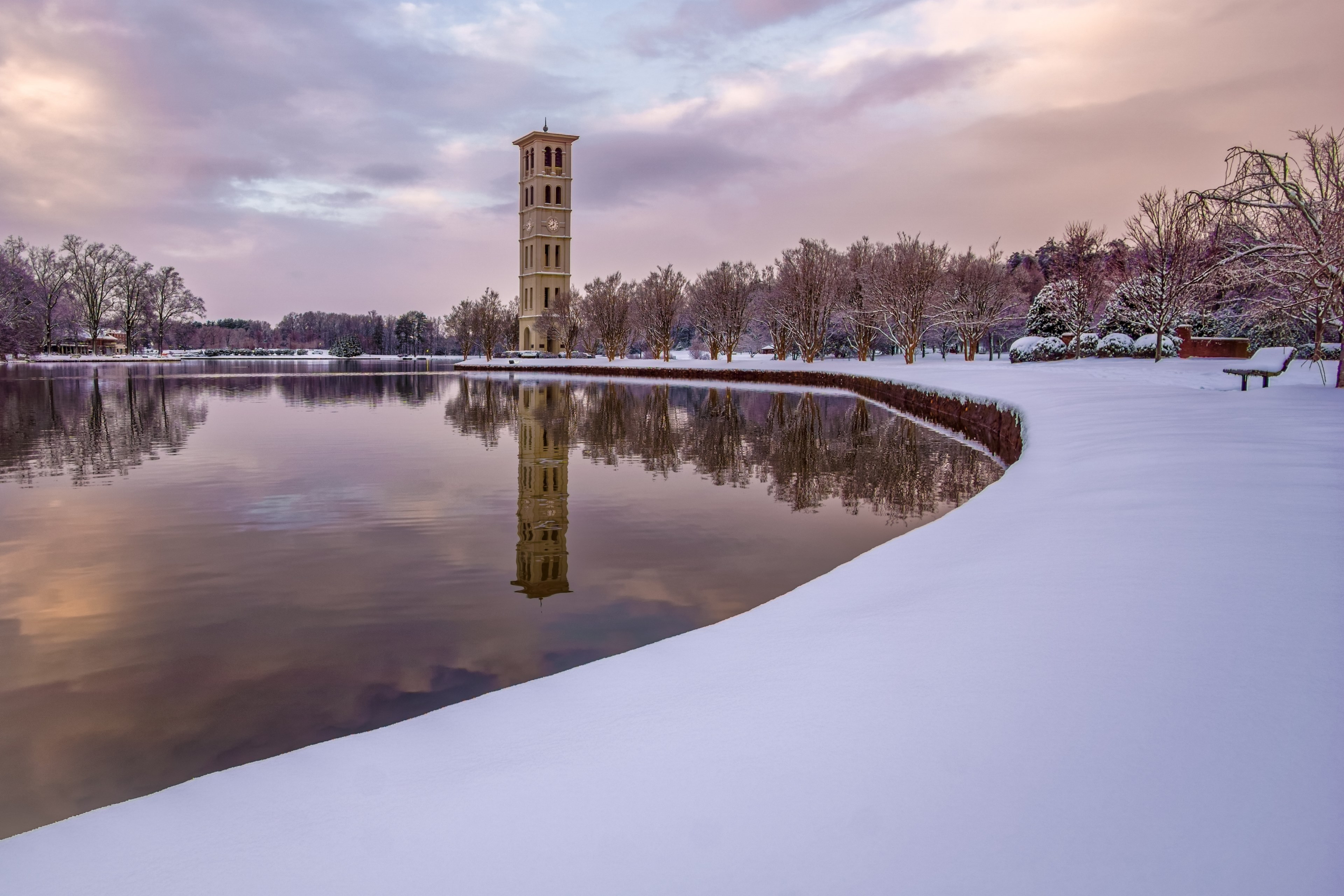 a view of the lake walking area and sitting bench near furman university, lake near furman university 4k, HD Wallpaper