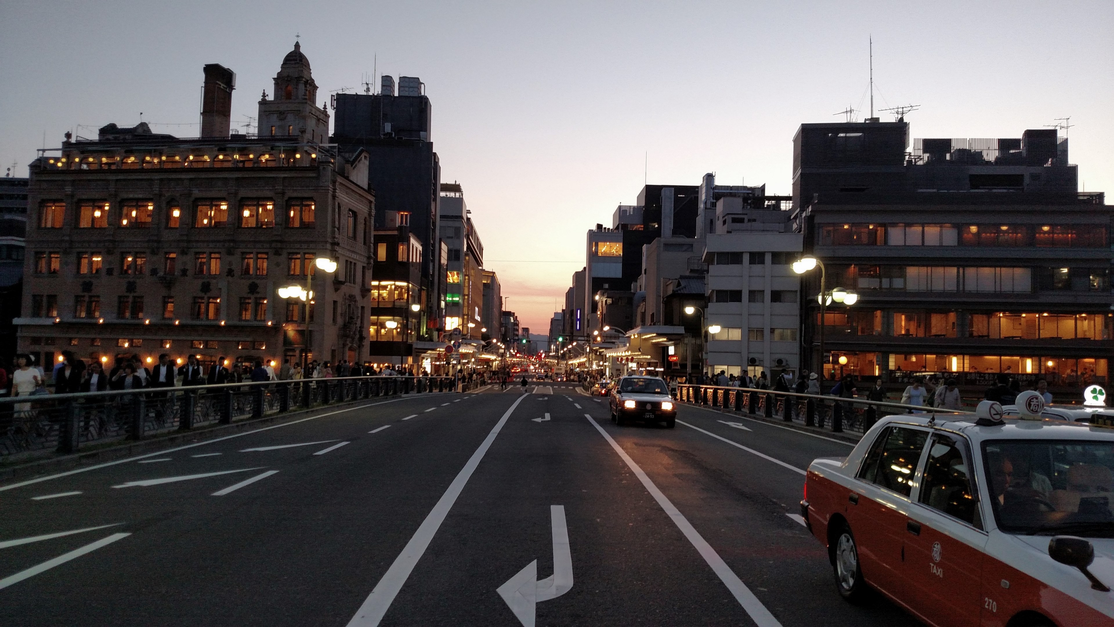 an asphalt road in kyoto on an evening, kyoto street in the evening 4k, HD Wallpaper