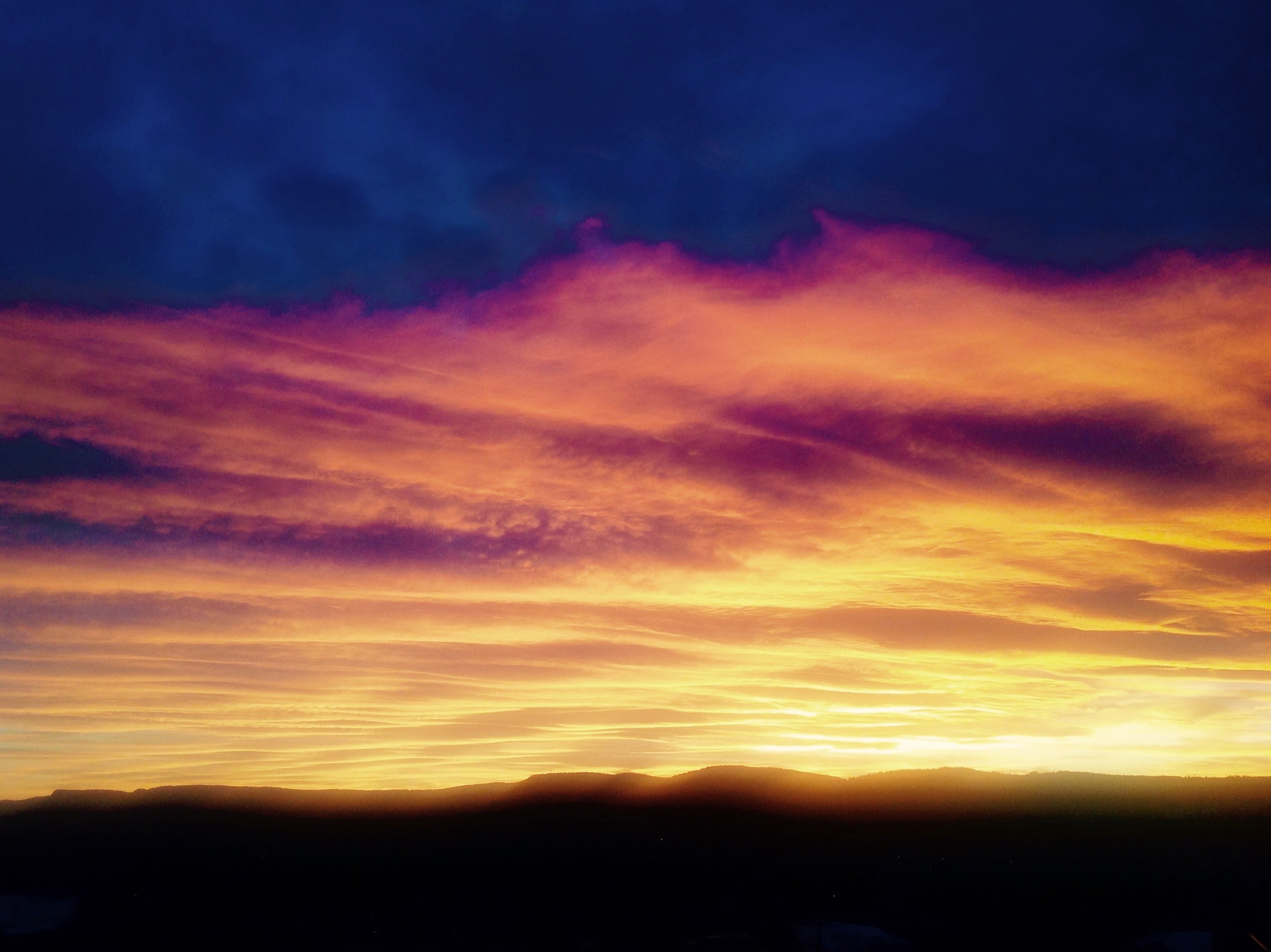 a dramatic sunrise or sunset with pink blue and orange tones in the clouds in oslo, oslo sunset 4k, HD Wallpaper