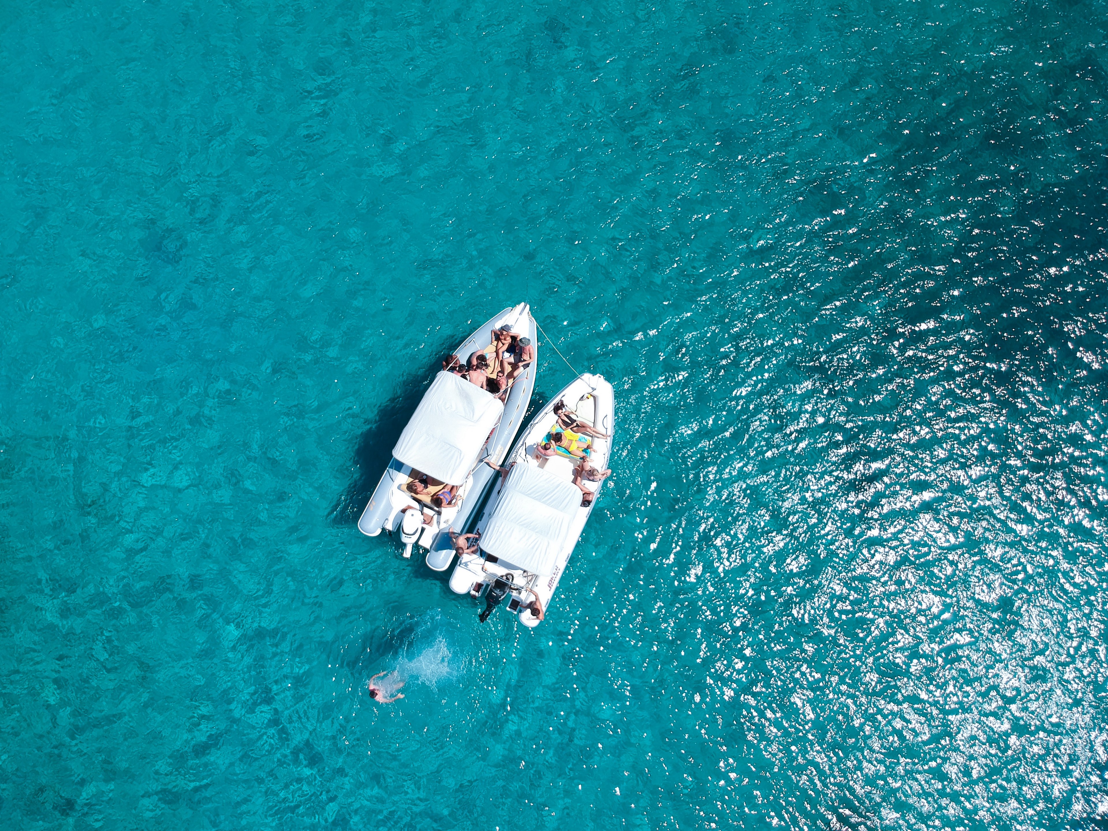 boat aerial view sunbath and relax 4k, HD Wallpaper