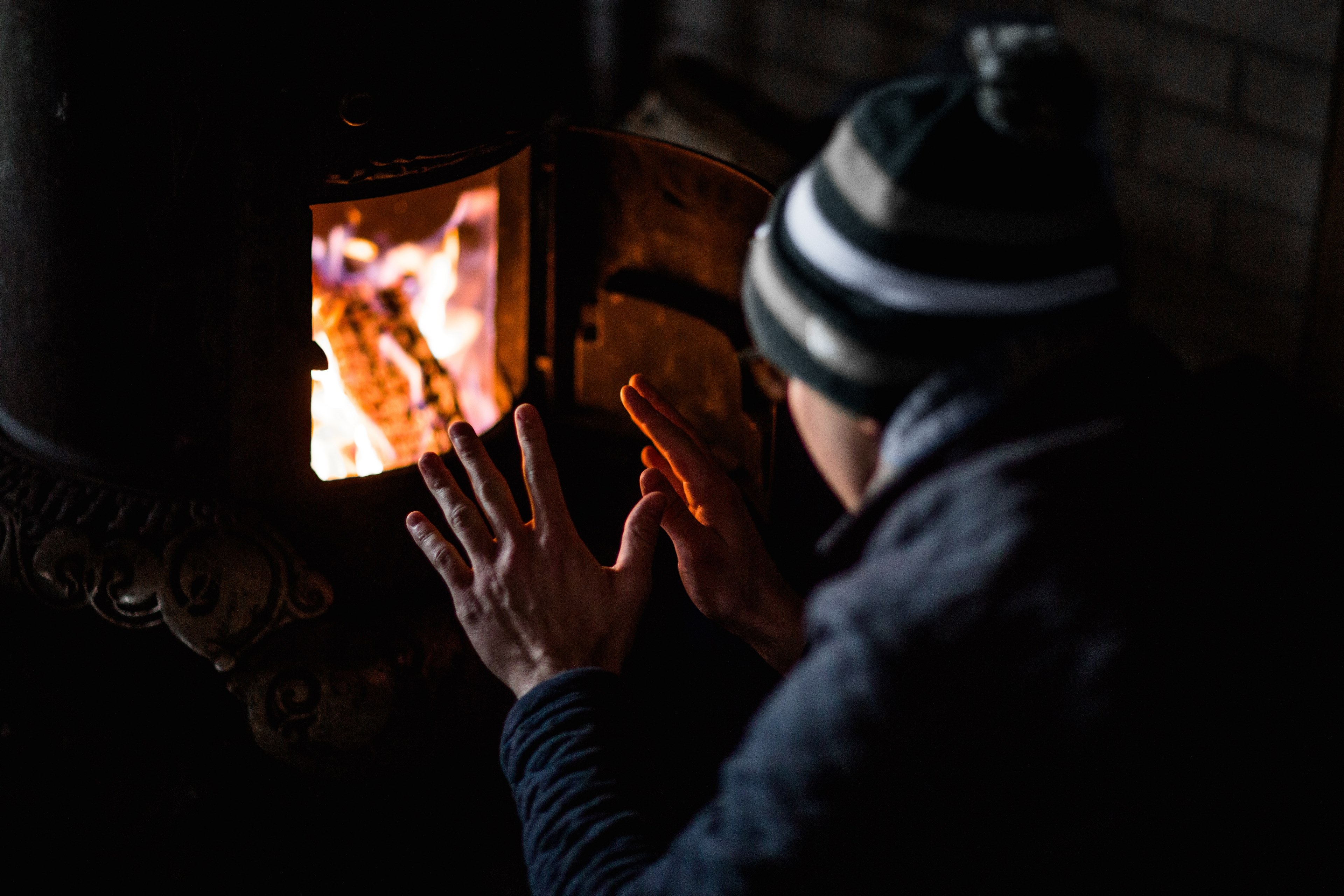 person hand finger and heat 4k, HD Wallpaper