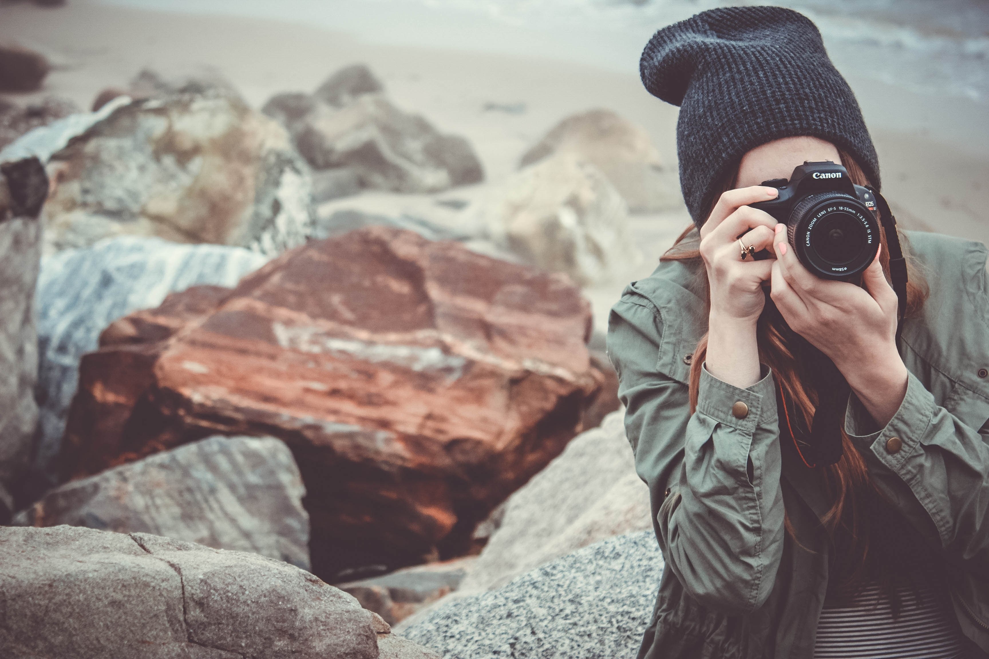 capturing memories on the beach in los angeles 4k, HD Wallpaper