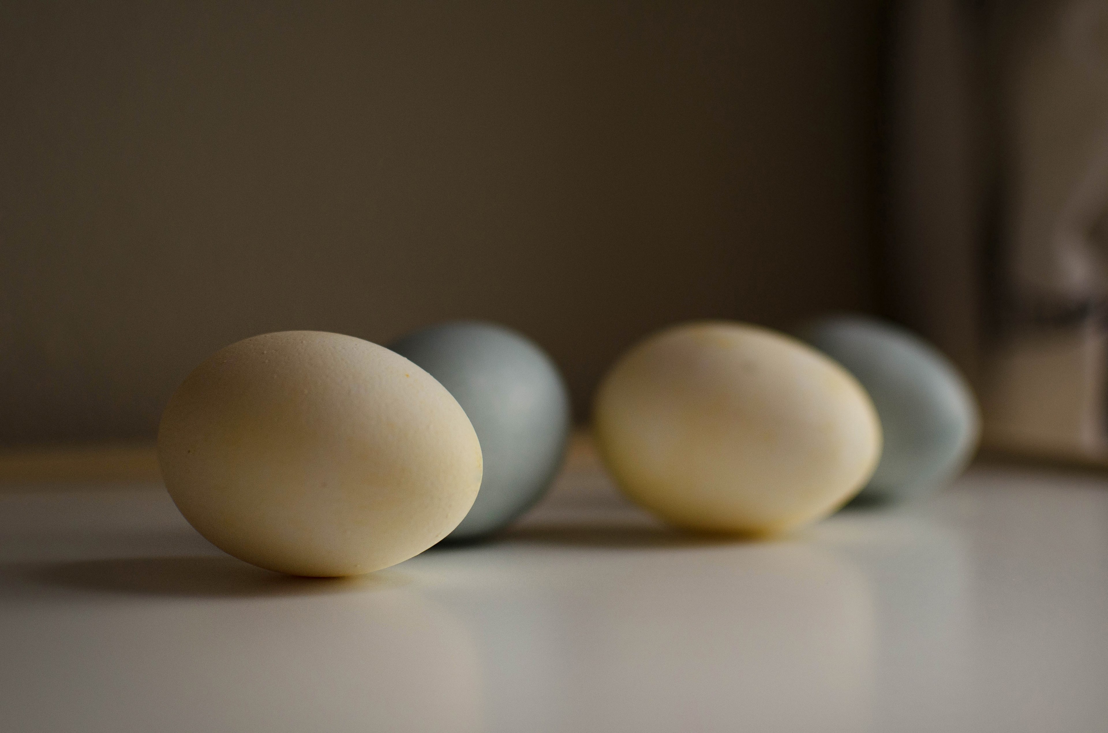natural dyed eggs 4k, HD Wallpaper