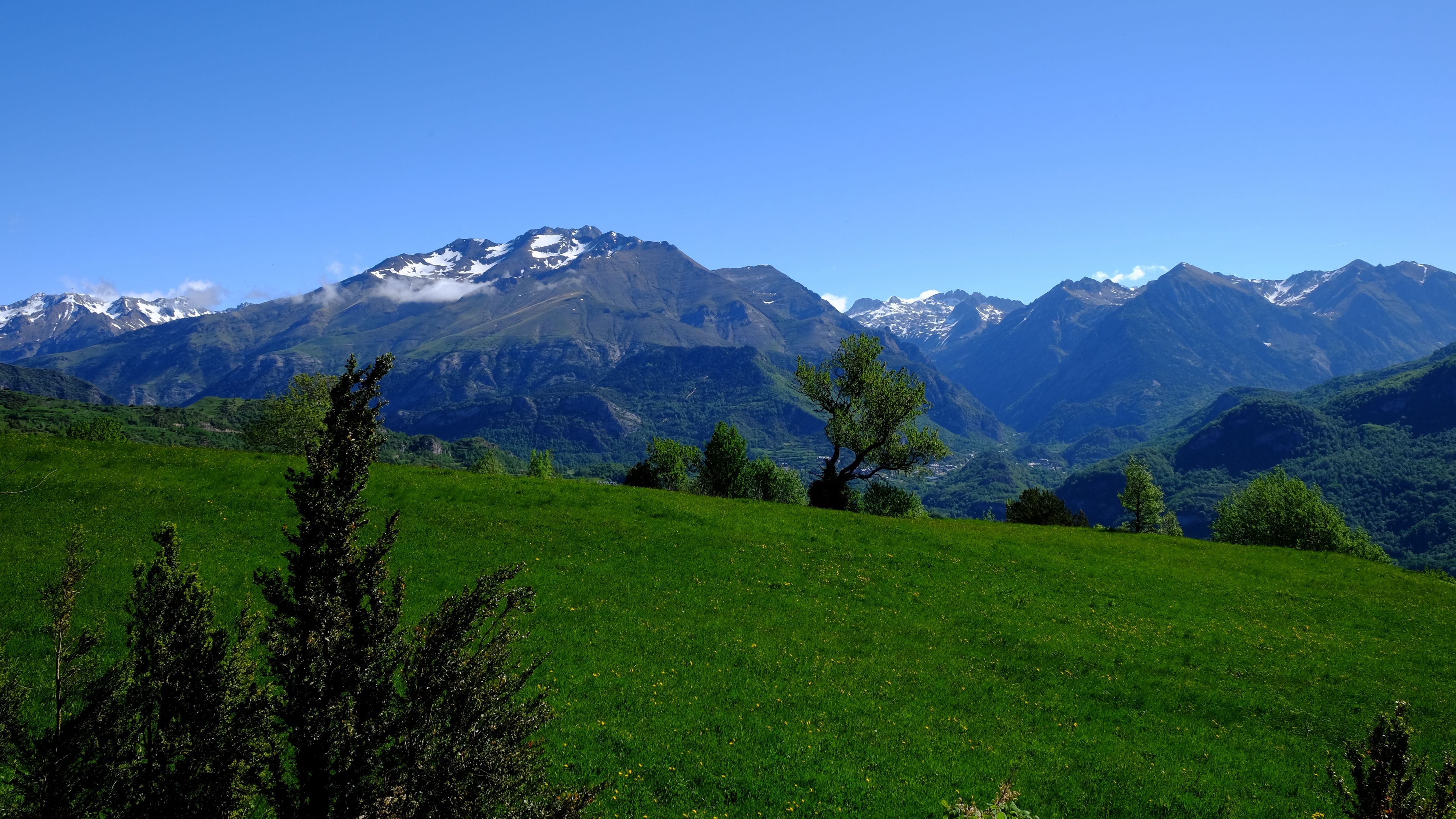 grass, mountain, field, sky, 4k, HD Wallpaper