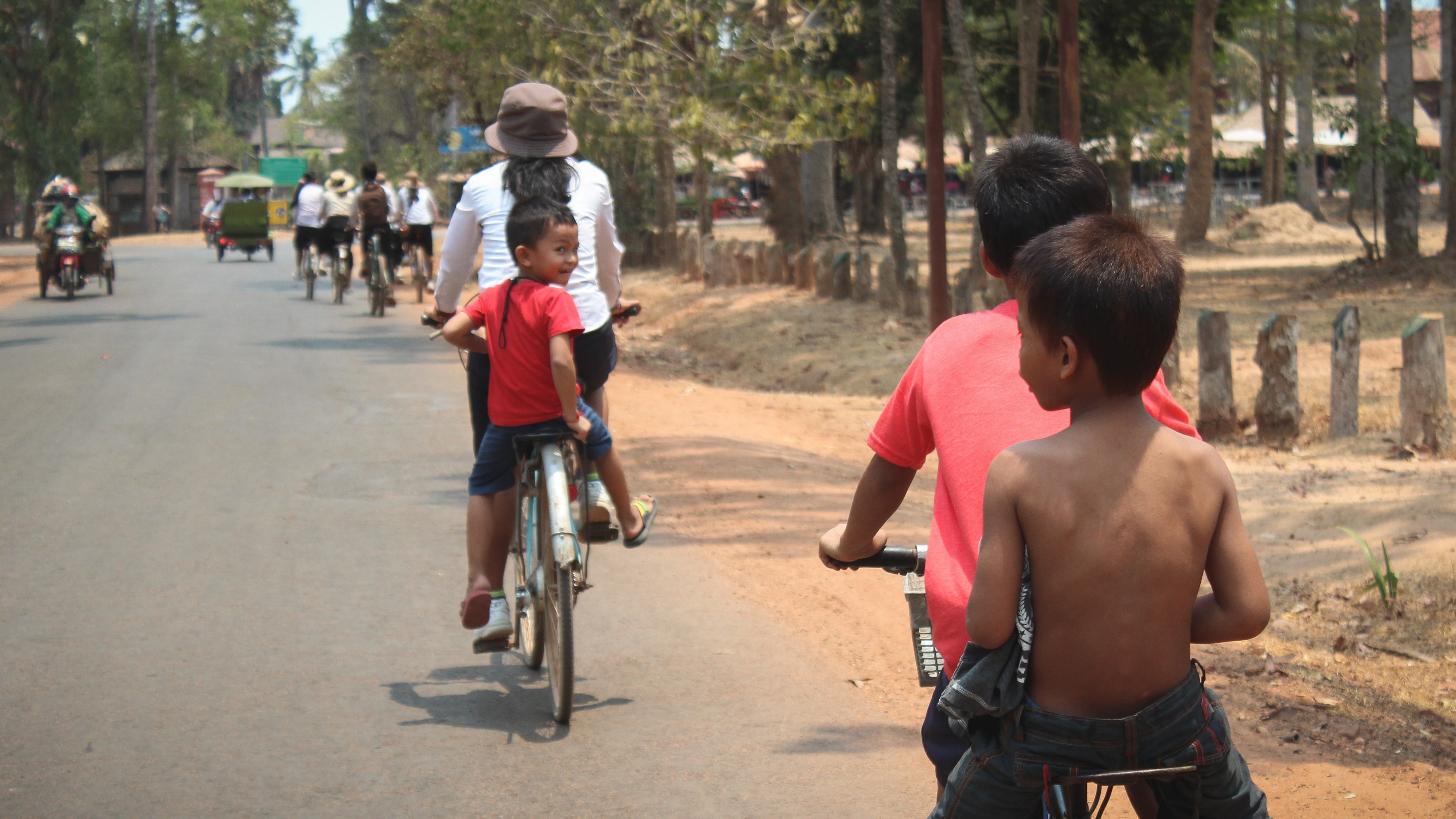 on their way to school in cambodia 4k, HD Wallpaper