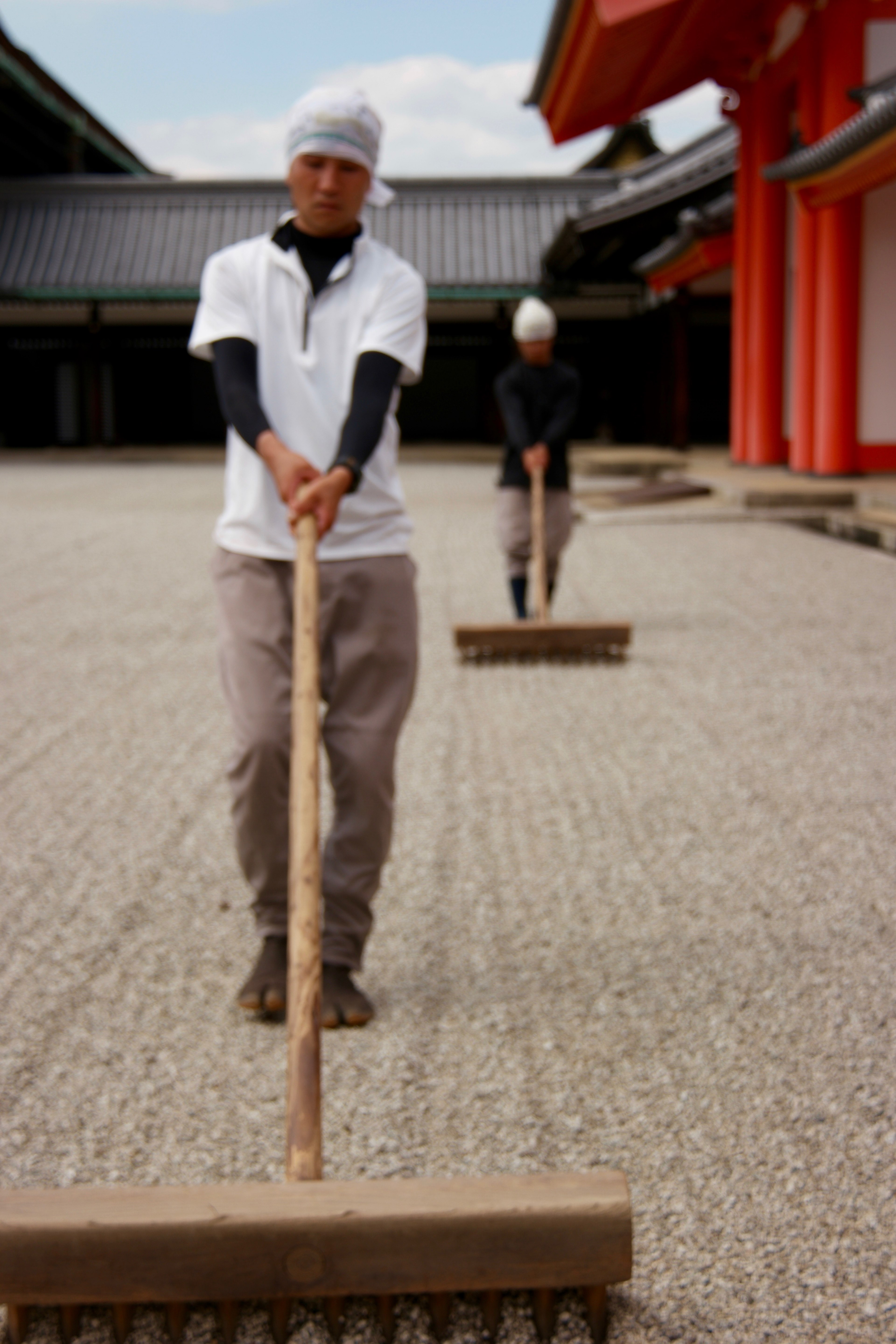 two asian men sweeping at their temples courtyard, _sweeping outside temple 4k, Phone HD Wallpaper