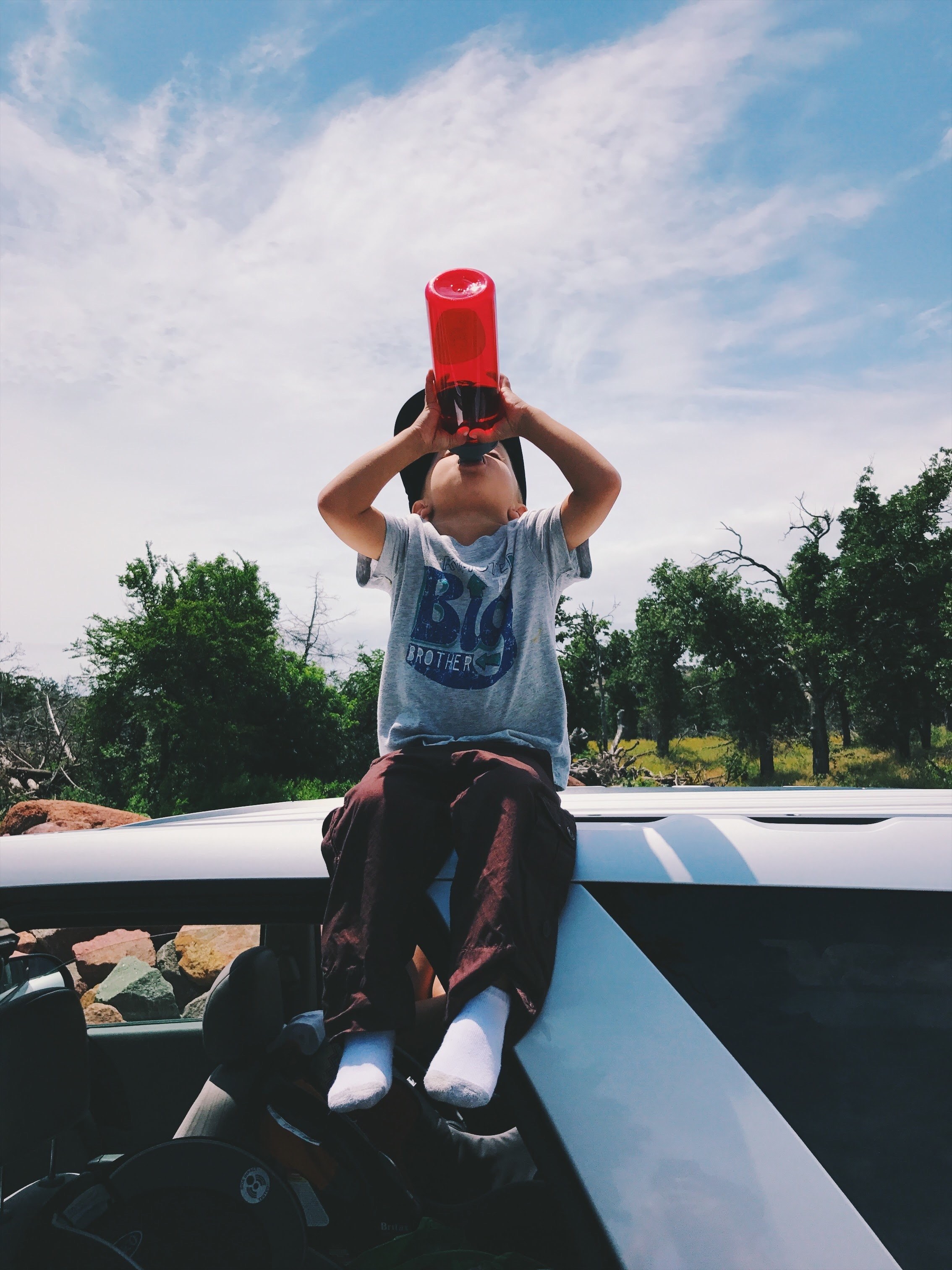 oliver after hike 4k, Phone HD Wallpaper