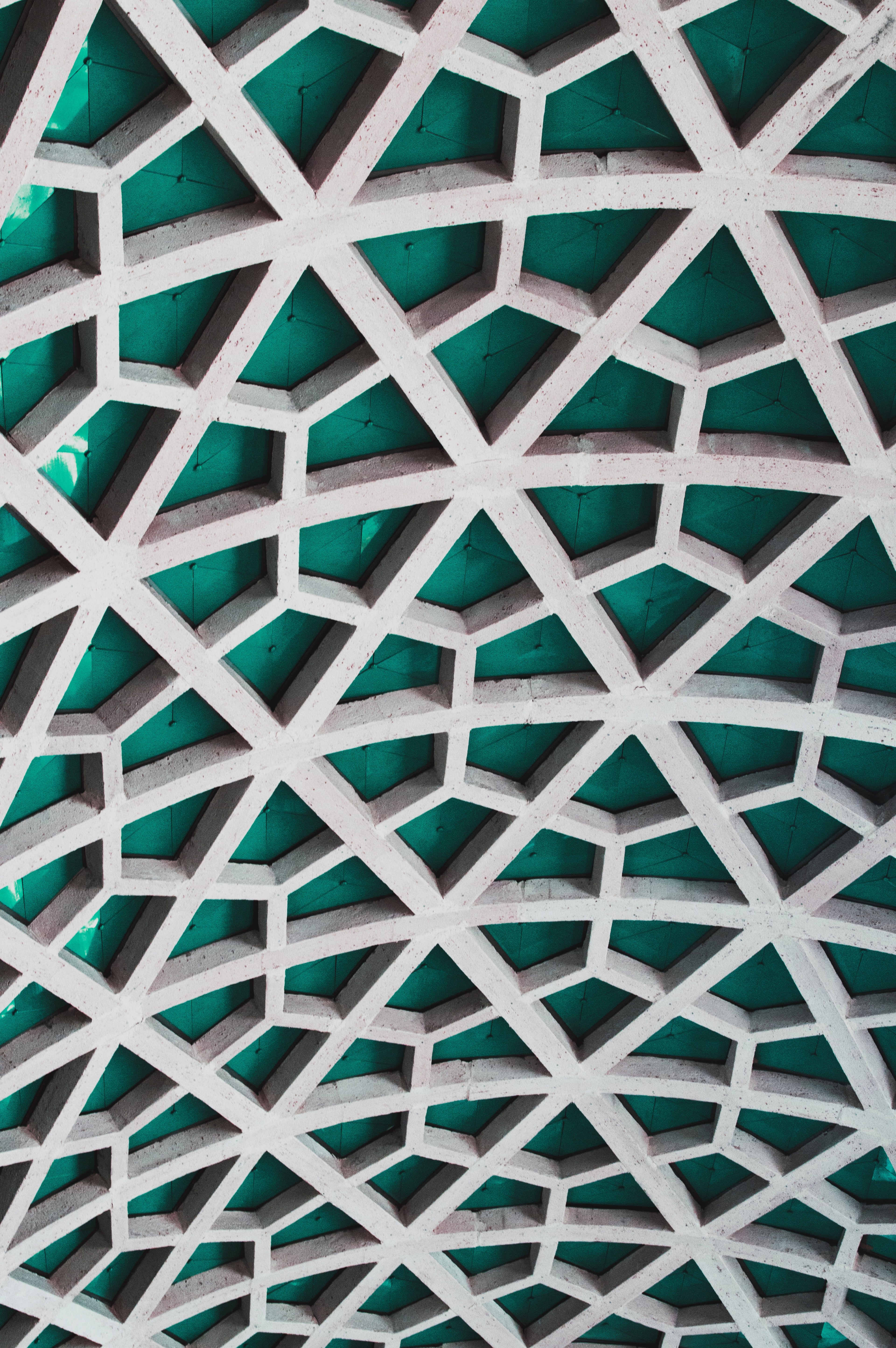 a meshwork of concrete support beams on a ceiling, concrete meshwork 4k, Phone HD Wallpaper