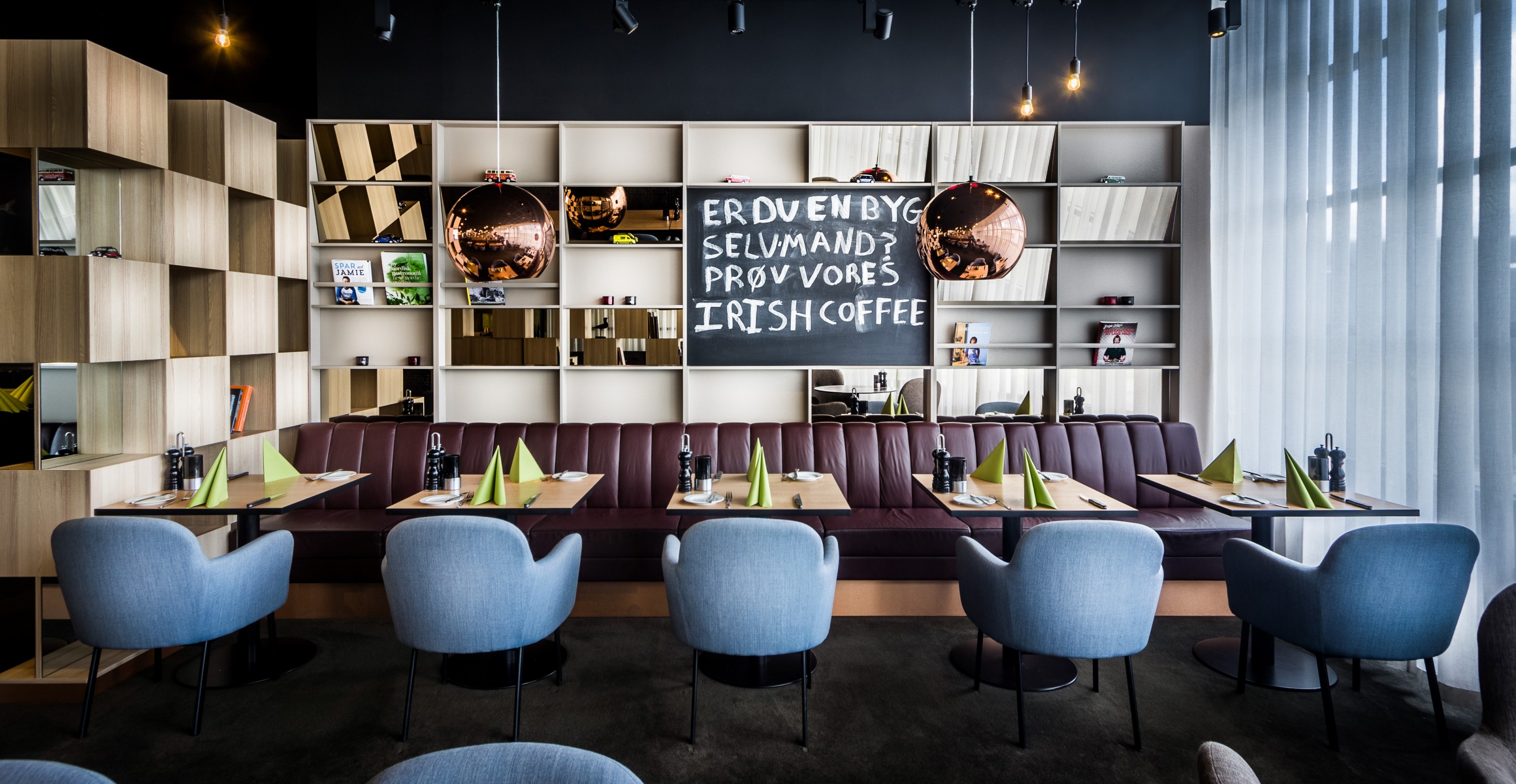 a cozy caf with bookshelves and a blackboard on its walls, empty cozy caf 4k, HD Wallpaper