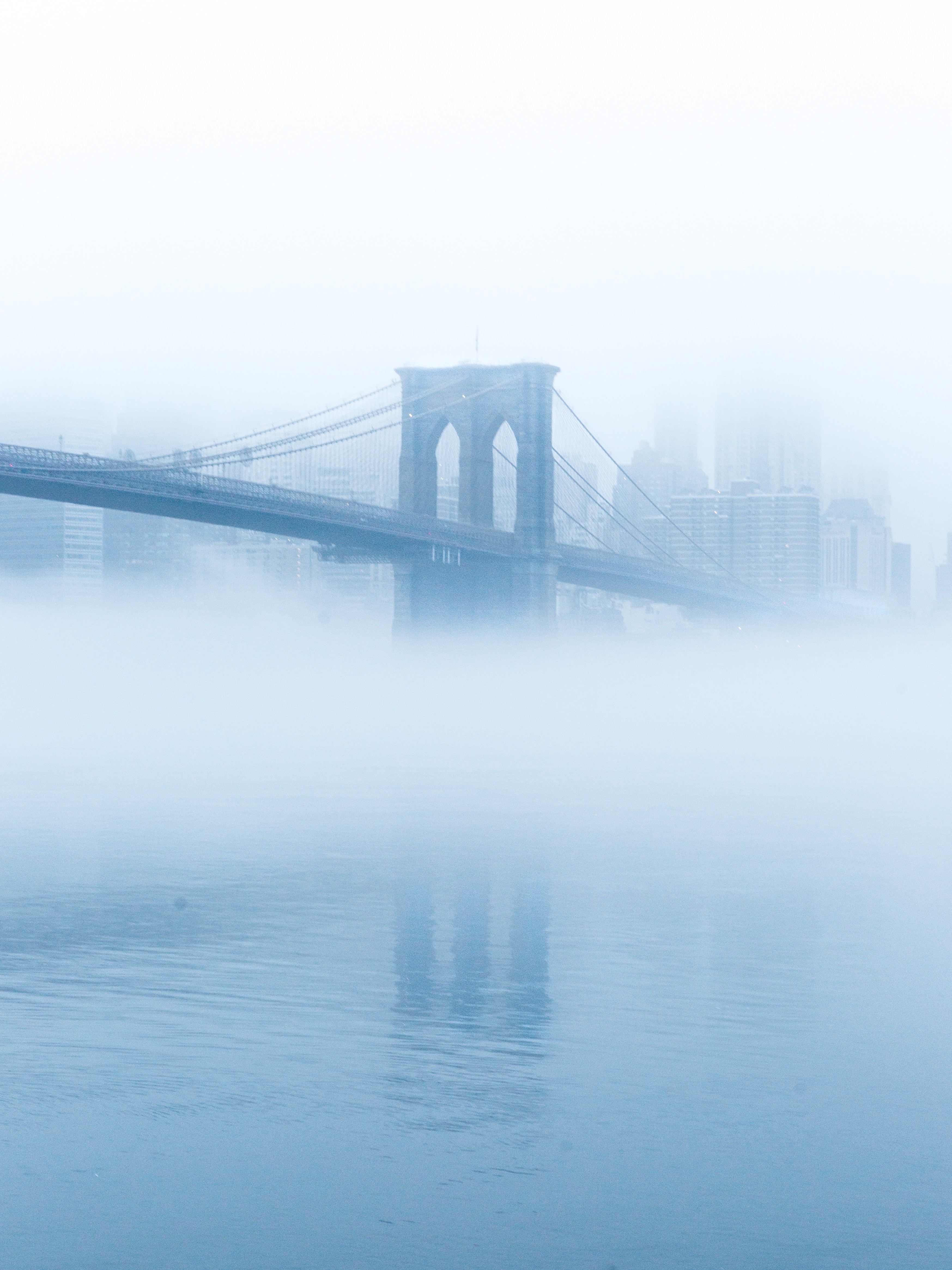 soft blue fog circling brooklyn bridge, foggy brooklyn bridge 4k, Phone HD Wallpaper