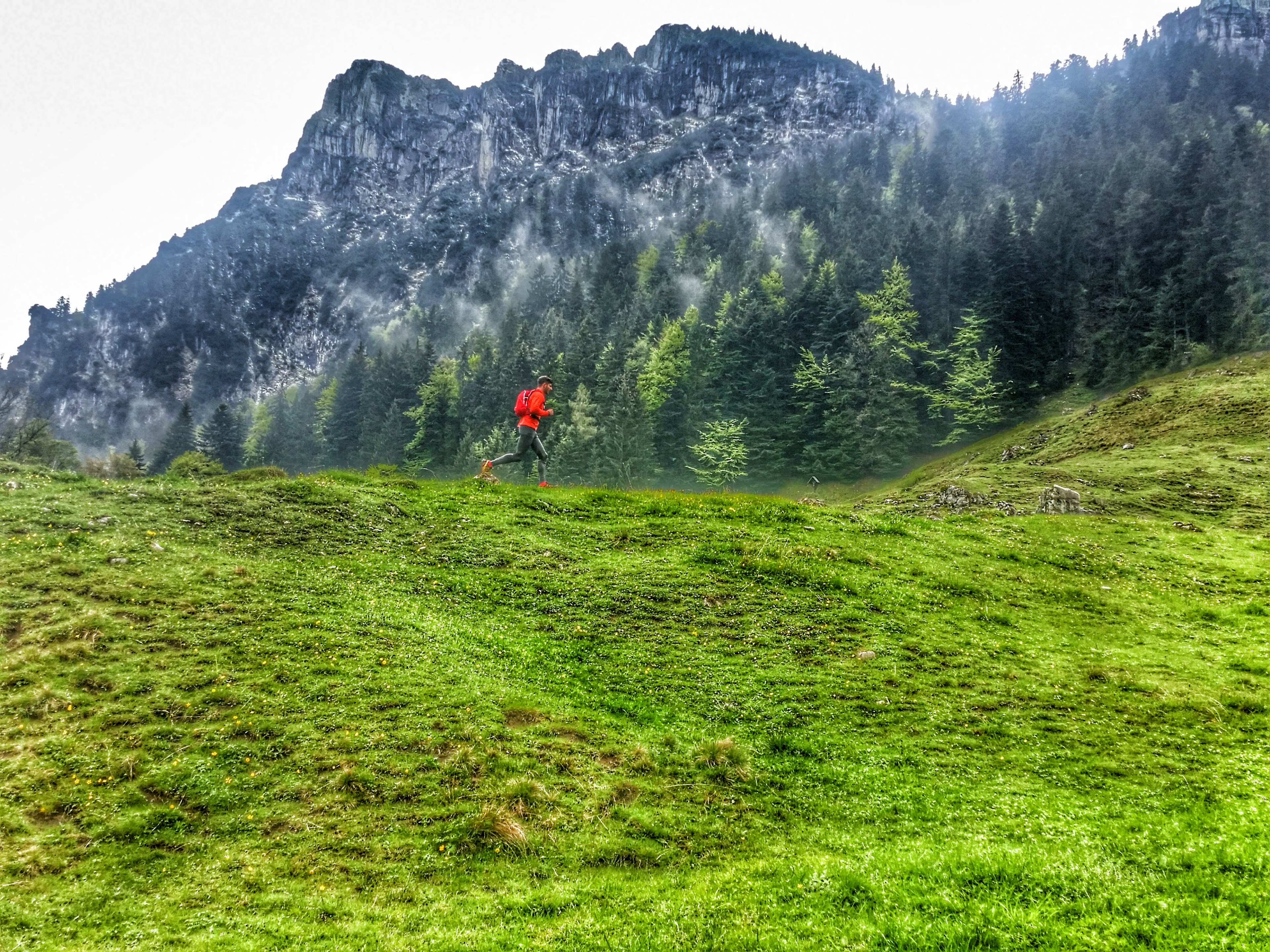 mountain running rock mountain and running 4k, HD Wallpaper