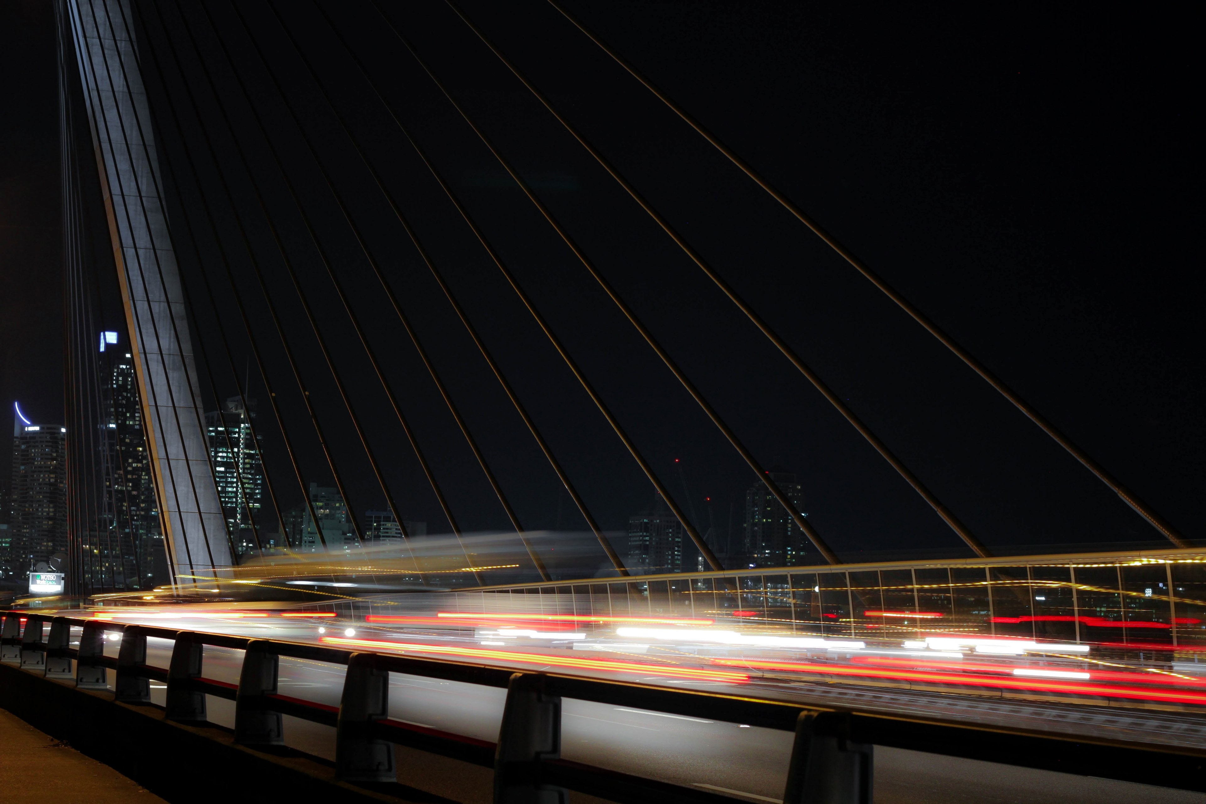 a dark and blurry shot of traffic light trails on a tension bridge in sydney, sydney tension bright light trails 4k, HD Wallpaper