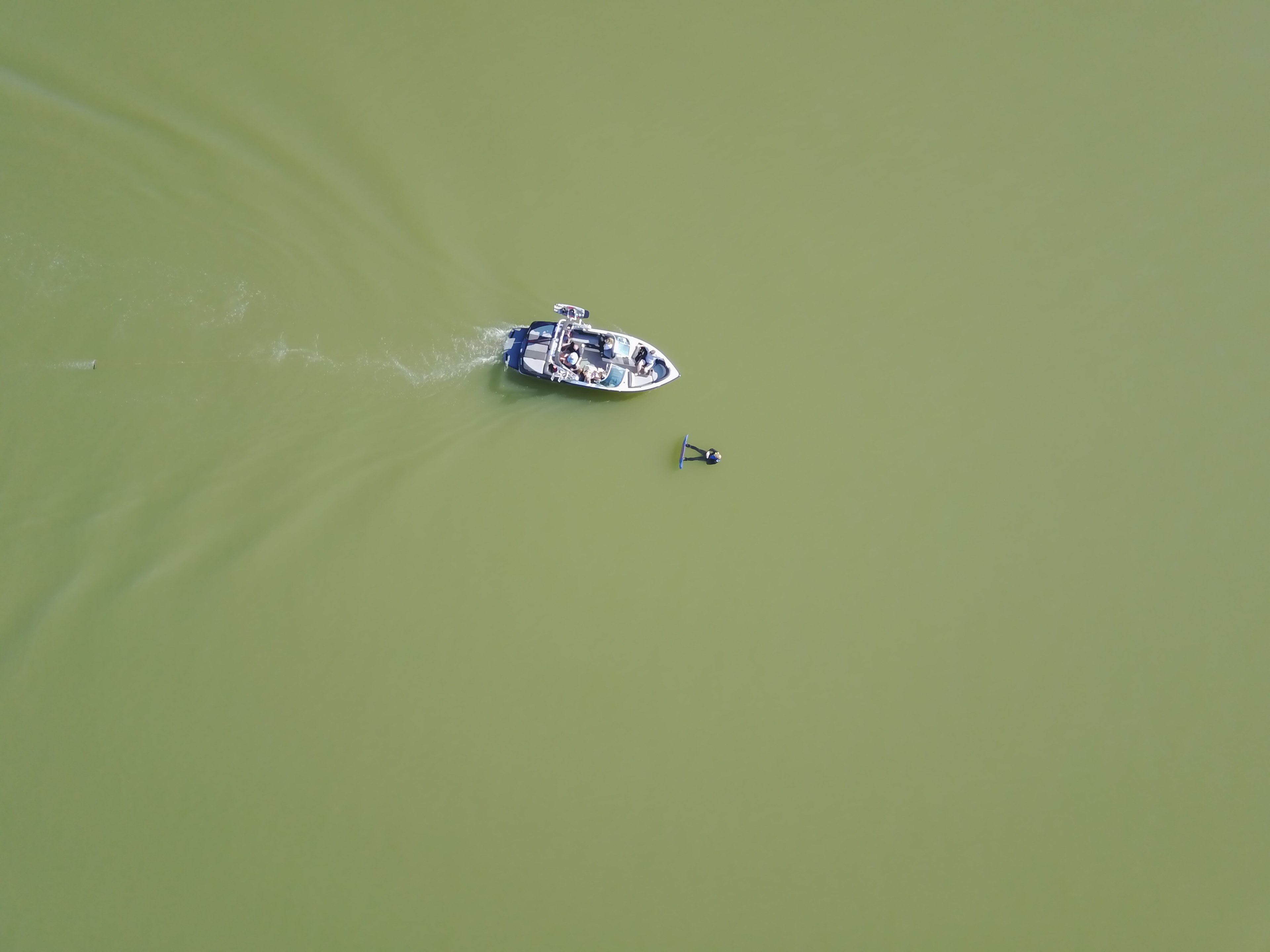 boat aerial view wake board and water 4k, HD Wallpaper