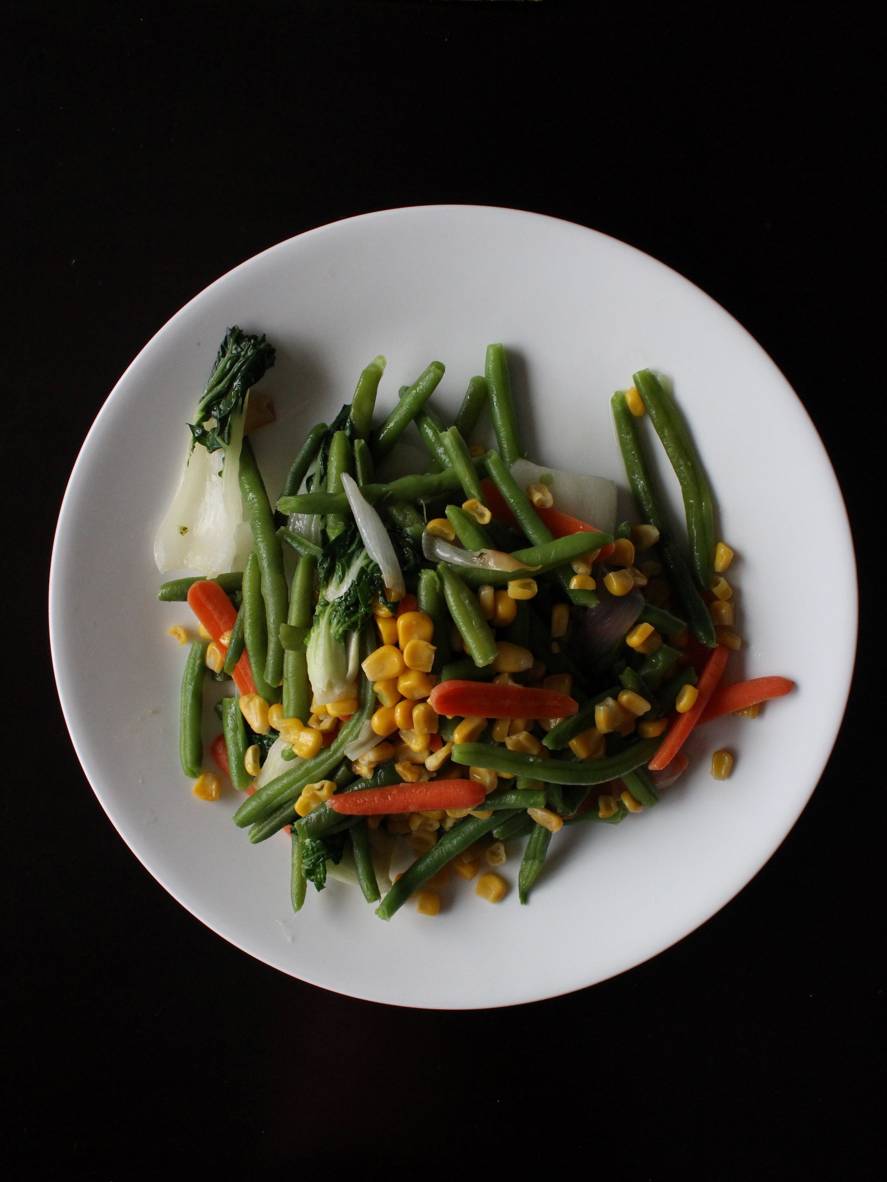 a white plate full of green beans corn carrots and bok choy, plate of vegetables 4k, Phone HD Wallpaper