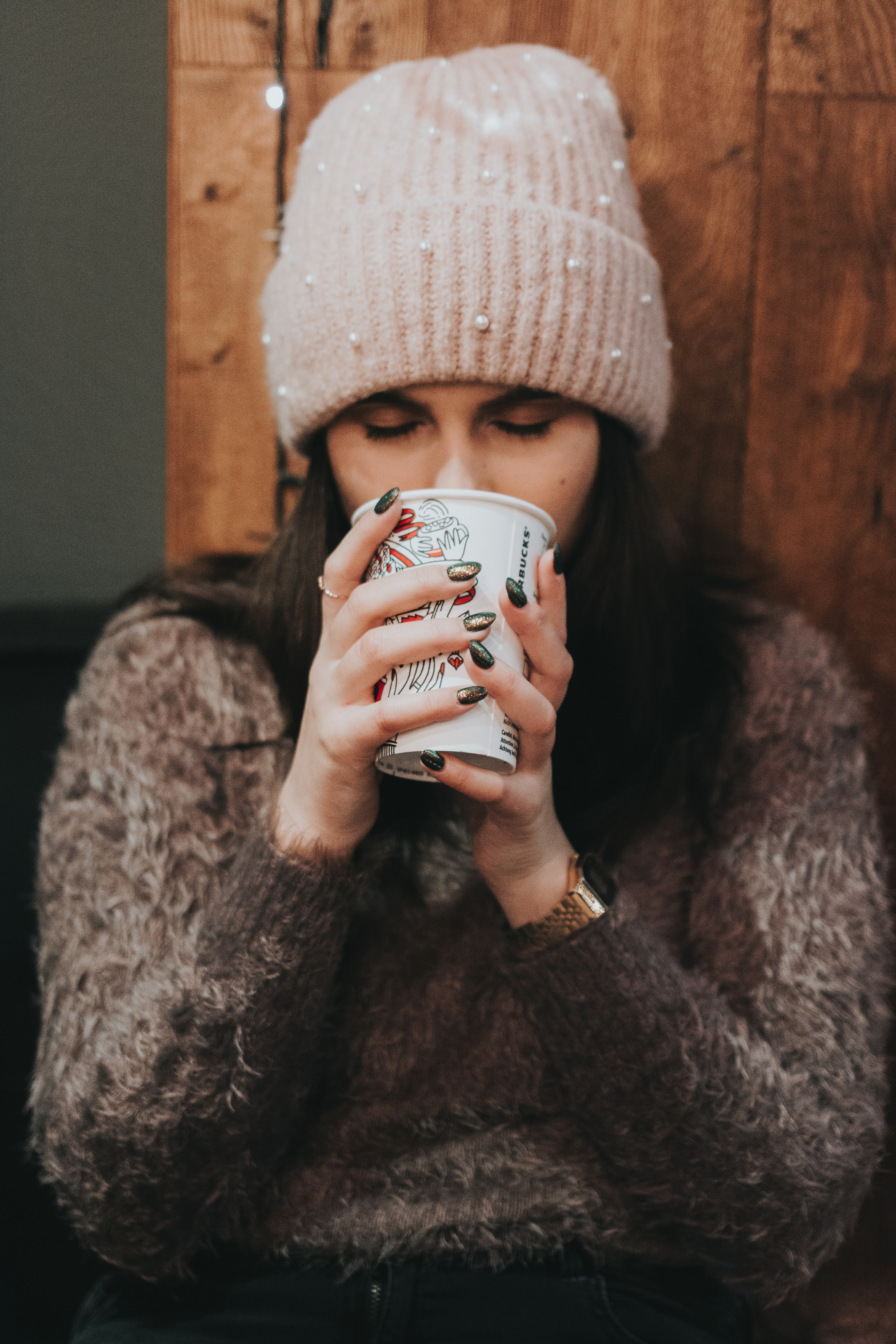 woman female hat and cup hd, 4k, Phone HD Wallpaper