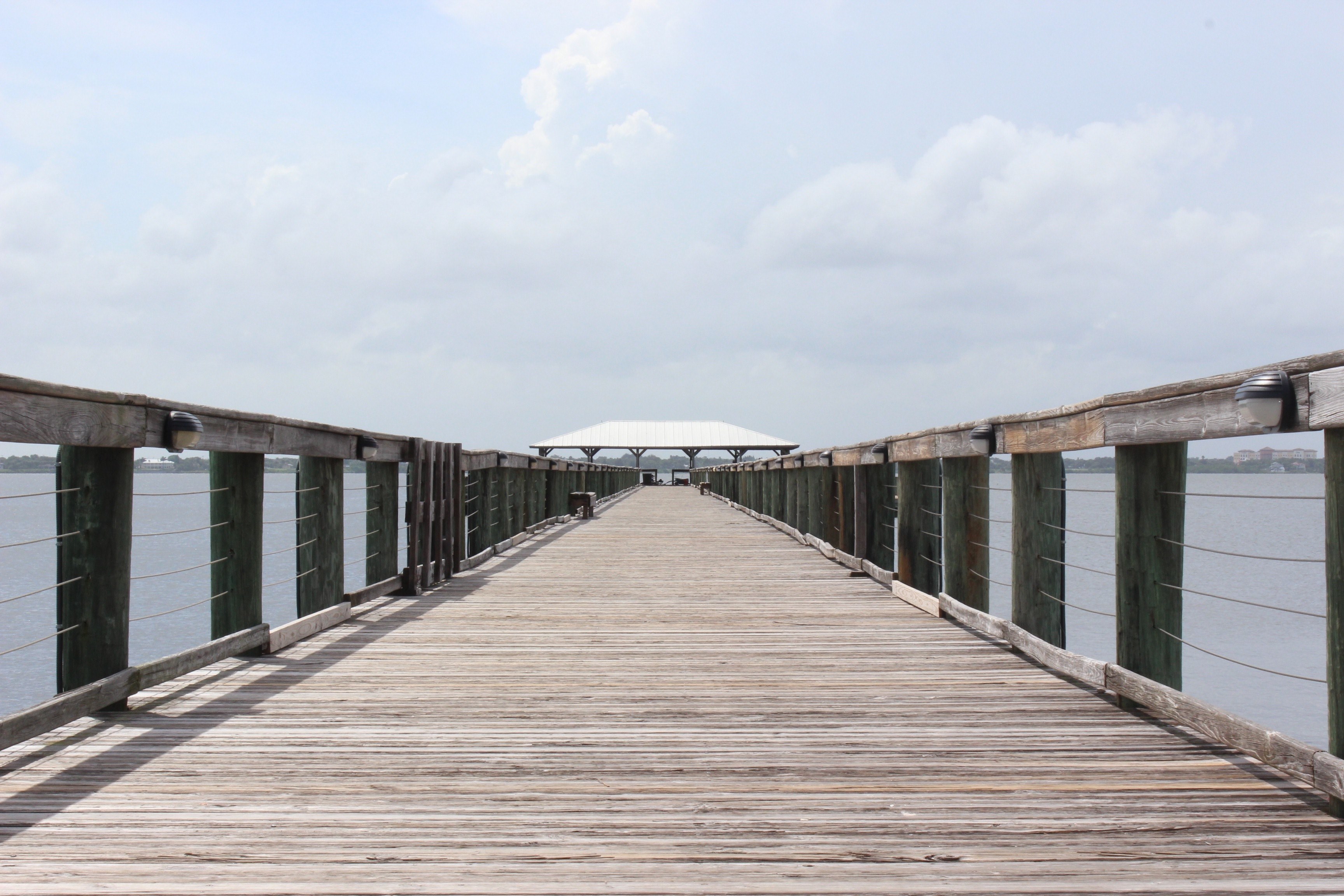 view of the wooden pier walkway with a pavilion at the melbourne beach, wooden pier walkway 4k, HD Wallpaper