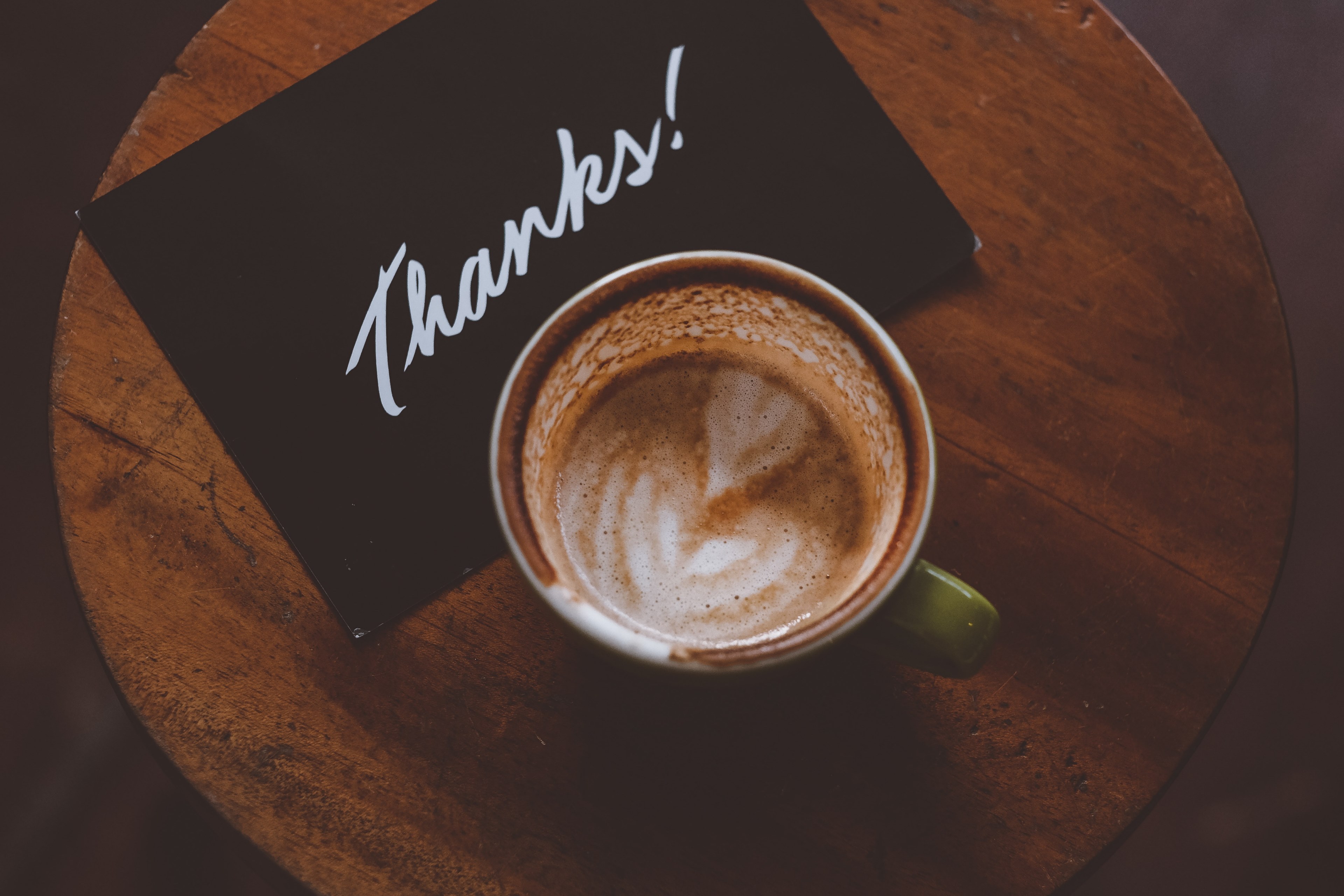 an overhead shot of a thank you card next to a cup of coffee, thanks postcard and latte 4k, HD Wallpaper