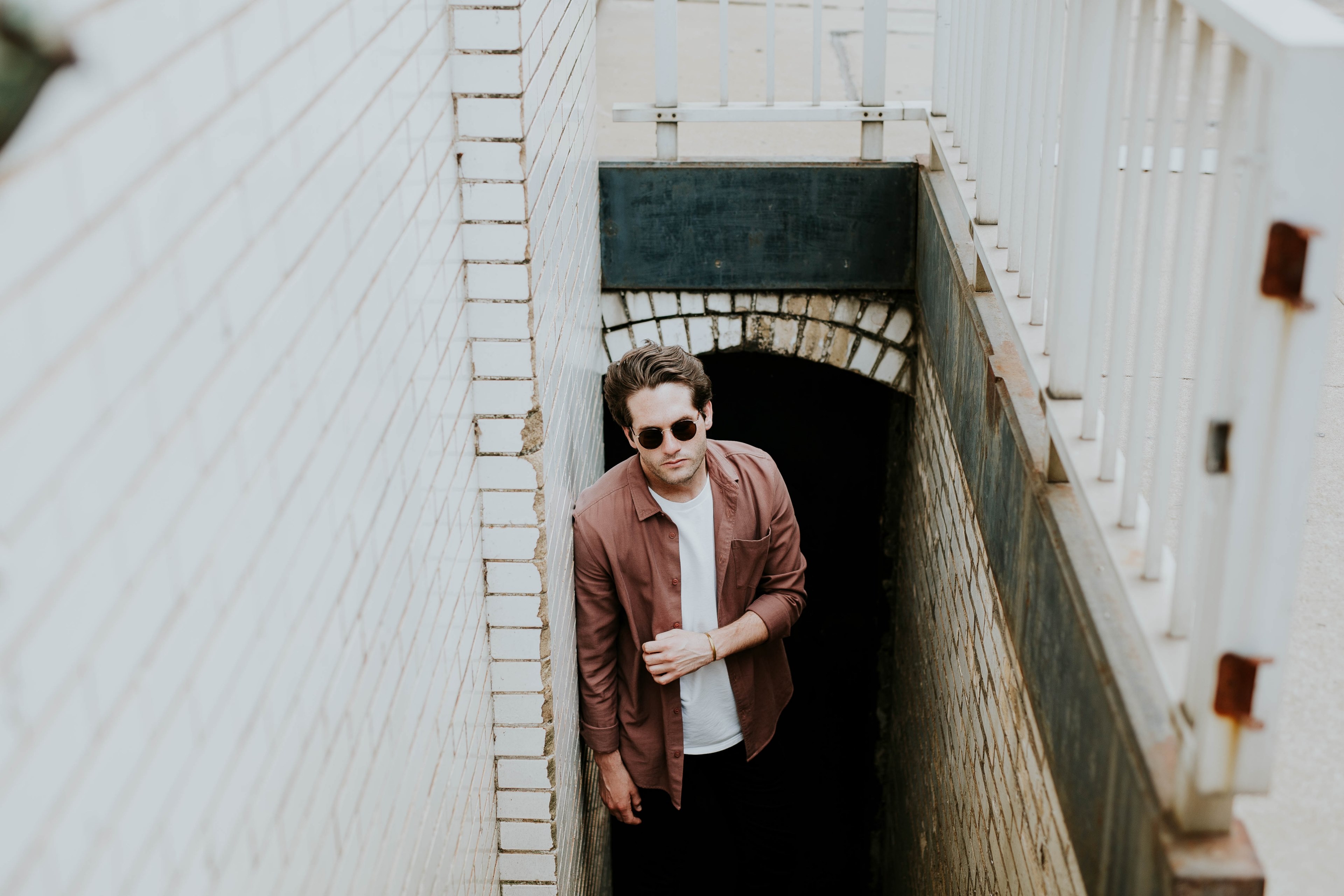 man guy caucasian and sunglasses 4k, HD Wallpaper