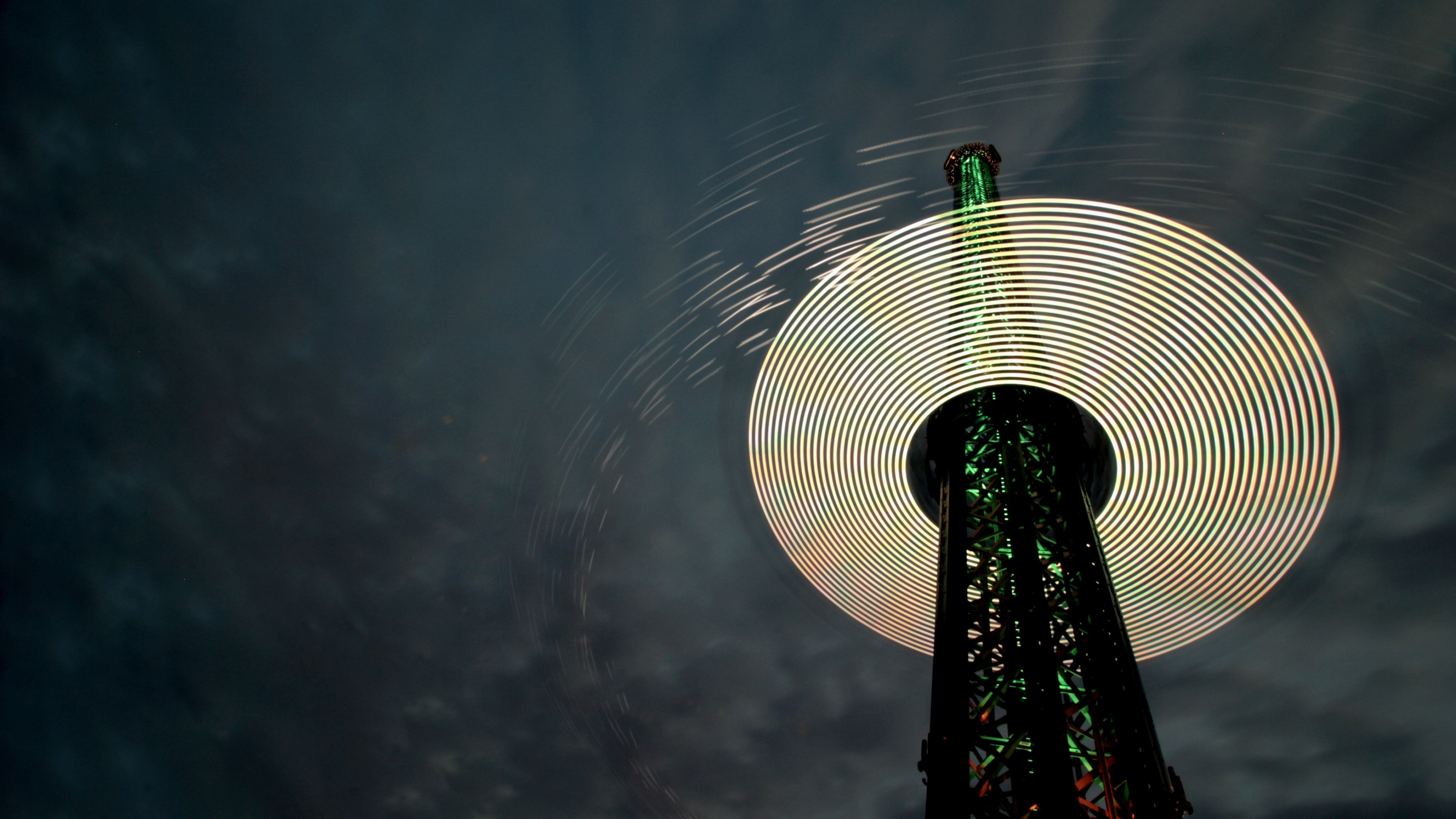 an image of the prater tower with a cloudy night sky as the backdrop, illuminated prater tower at night 4k, HD Wallpaper