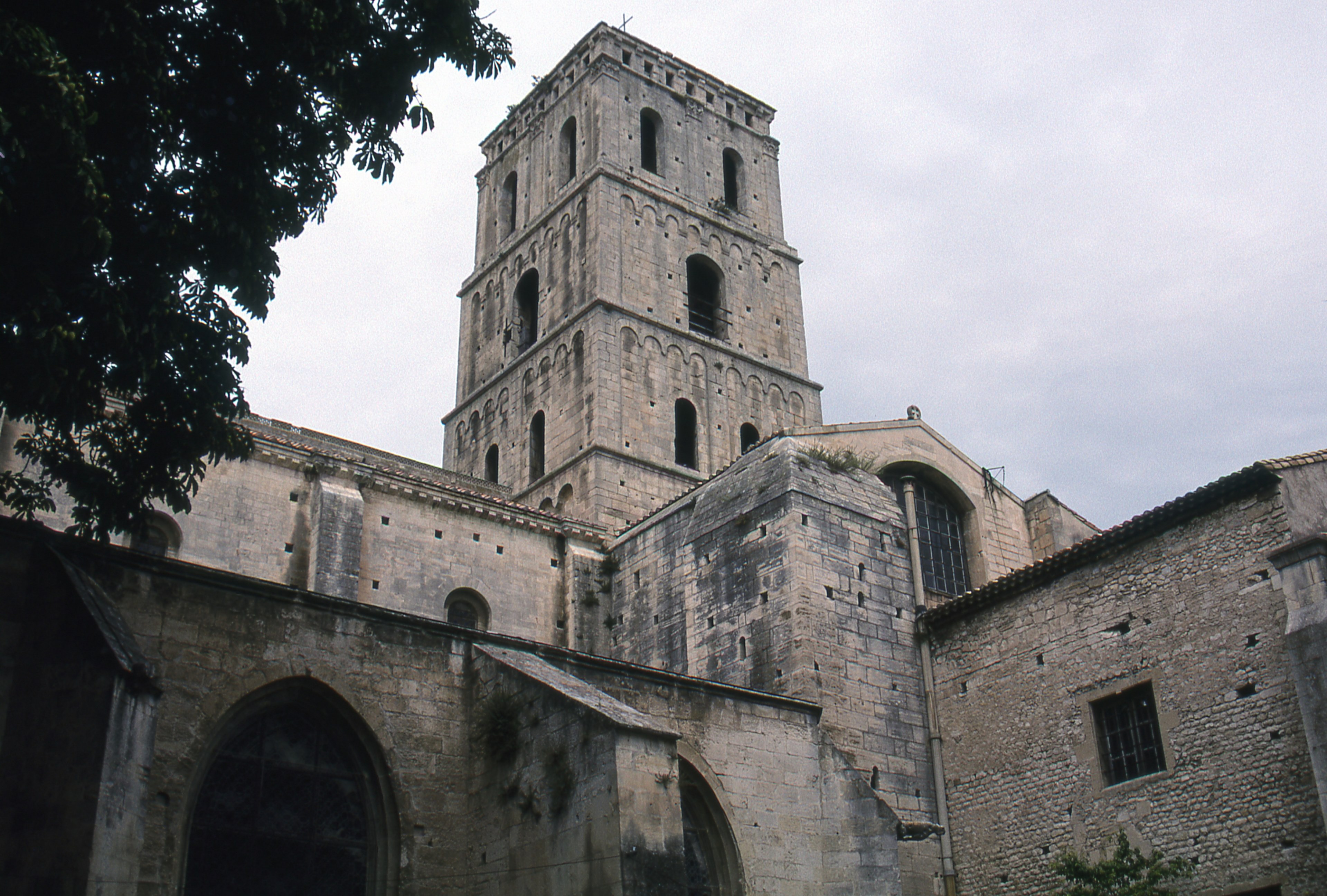 notre dame de la major in arles 4k, HD Wallpaper