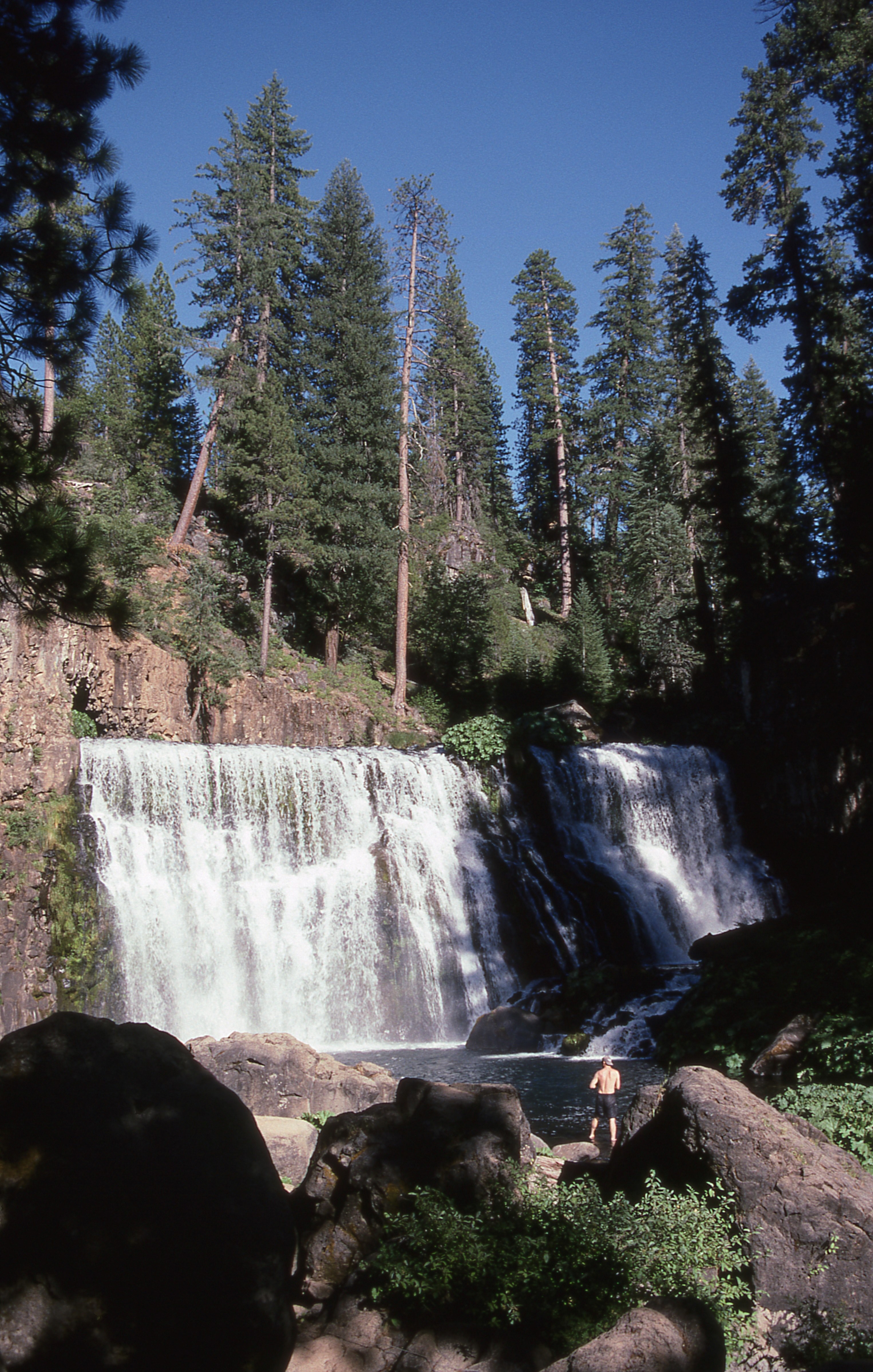 middle mccloud falls california 4k, Phone HD Wallpaper