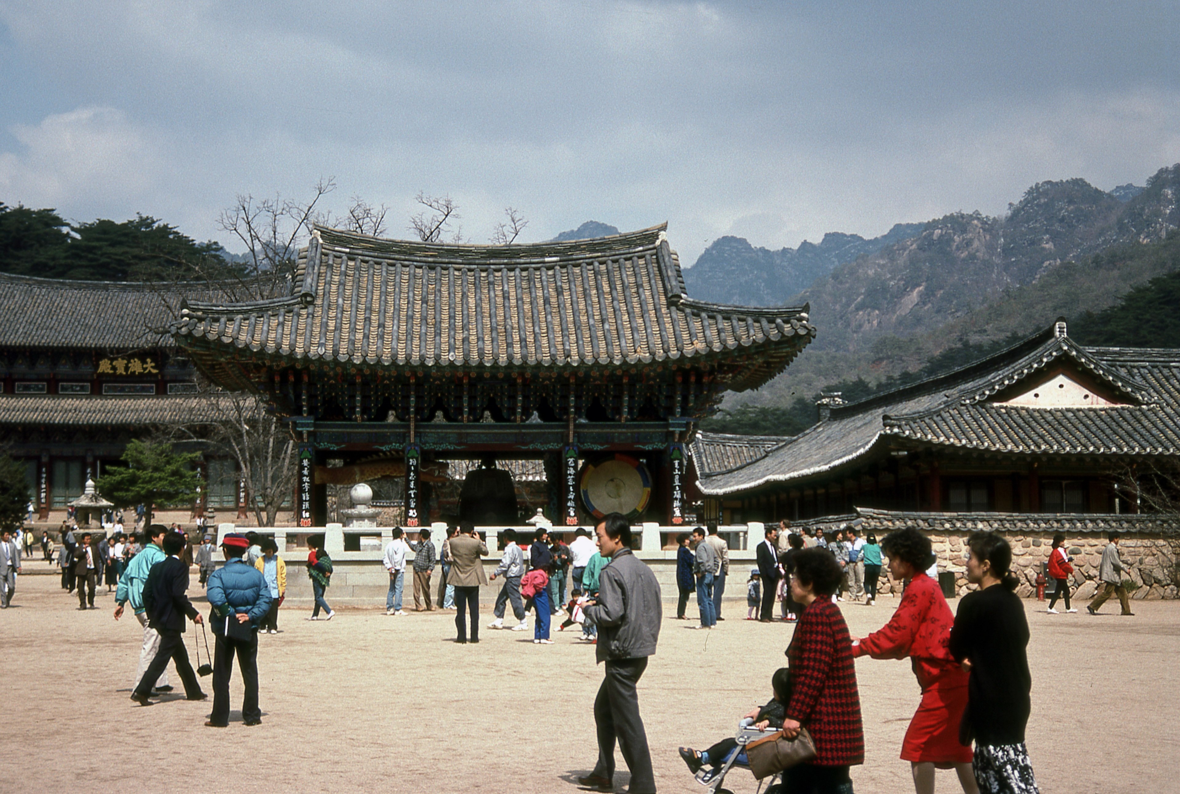 buddhist temple at songnisan 4k, HD Wallpaper