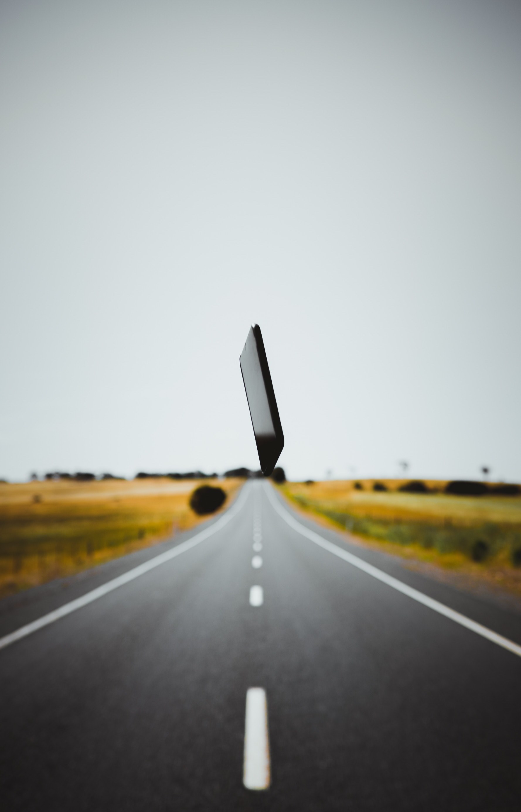 phone road mobile phone and grass hd, 4k, Phone HD Wallpaper