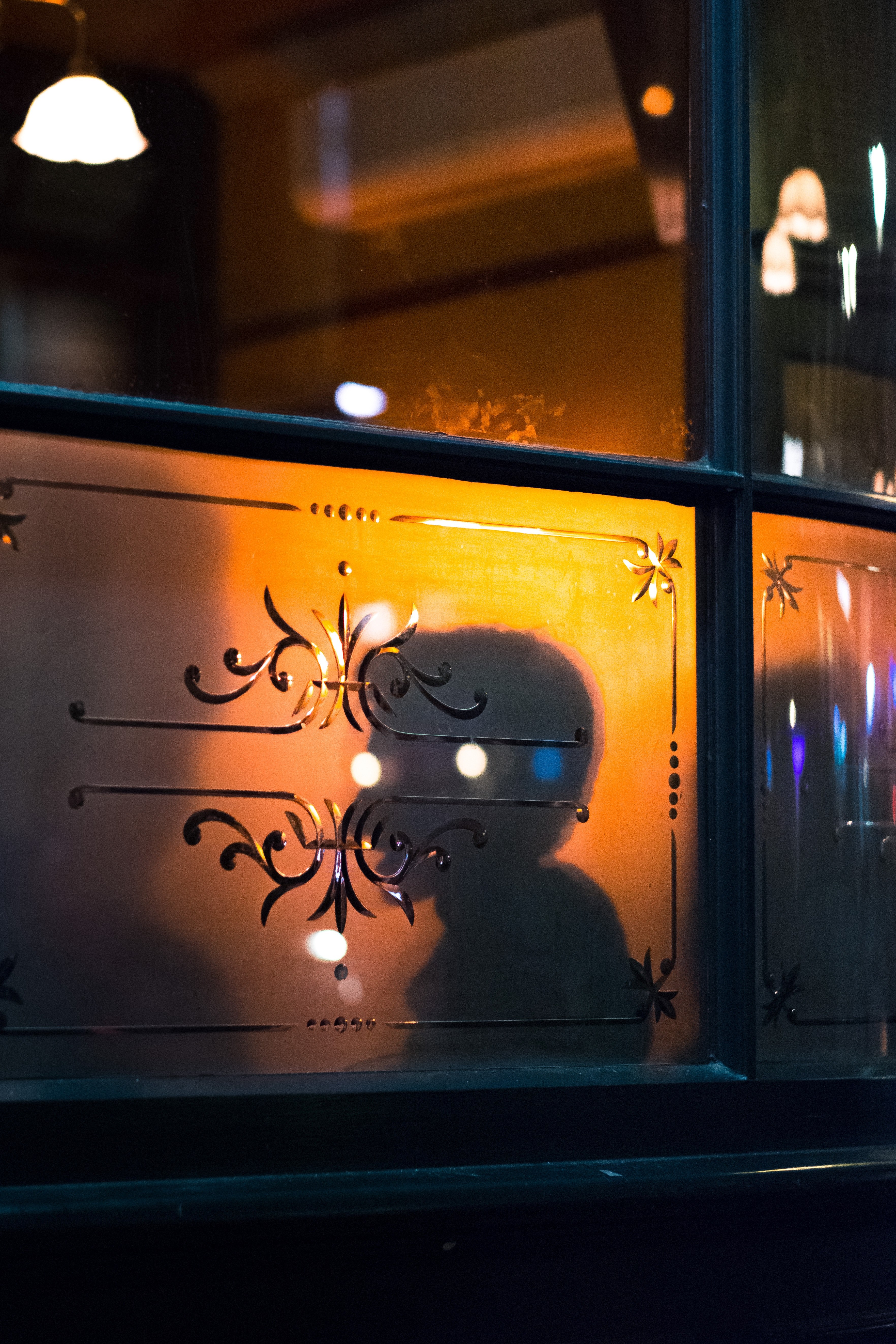 silhouette through window silhouette window and pub hd, 4k, Phone HD Wallpaper