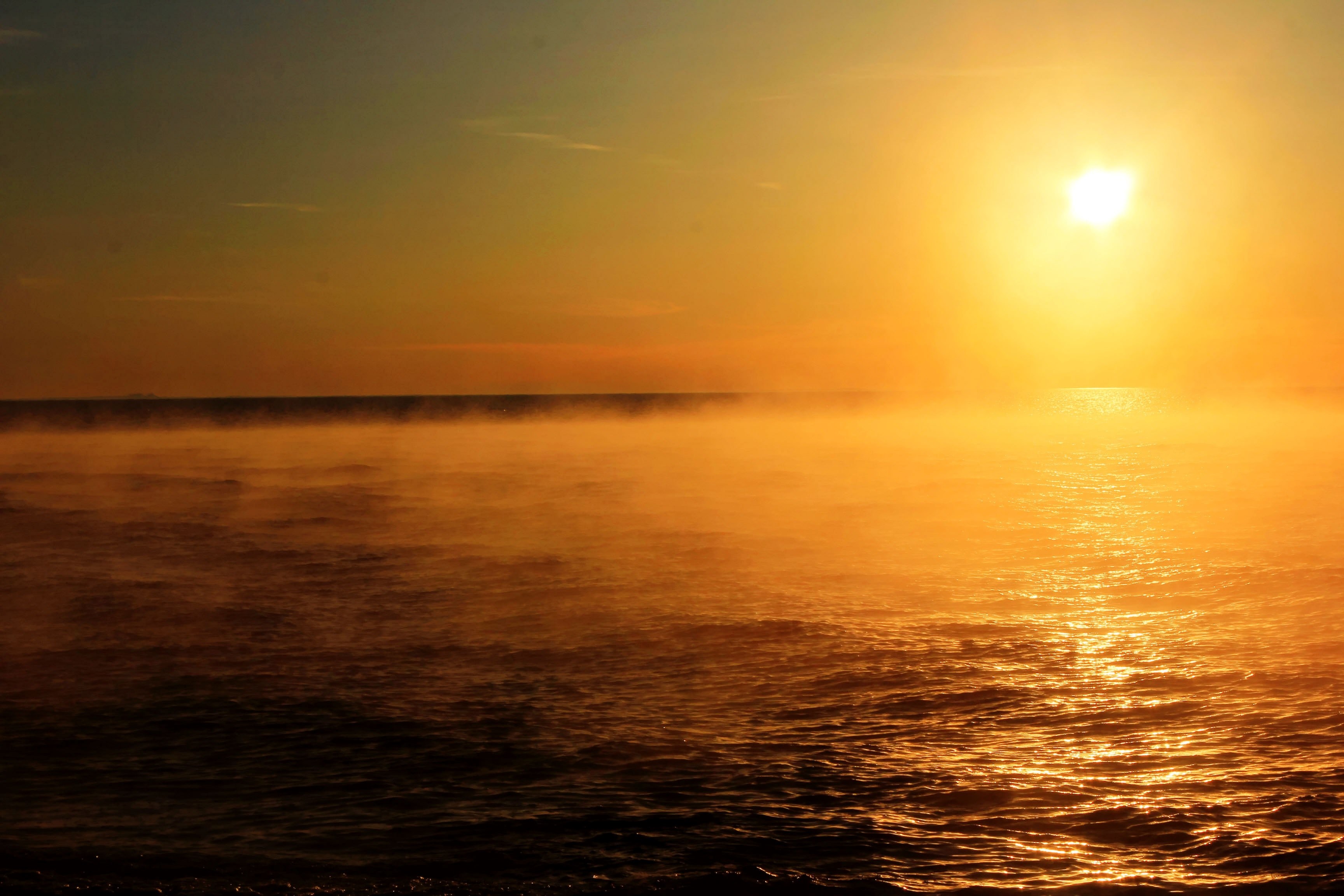 sun setting over open waters illuminating ocean, seaside at sunrise 4k, HD Wallpaper
