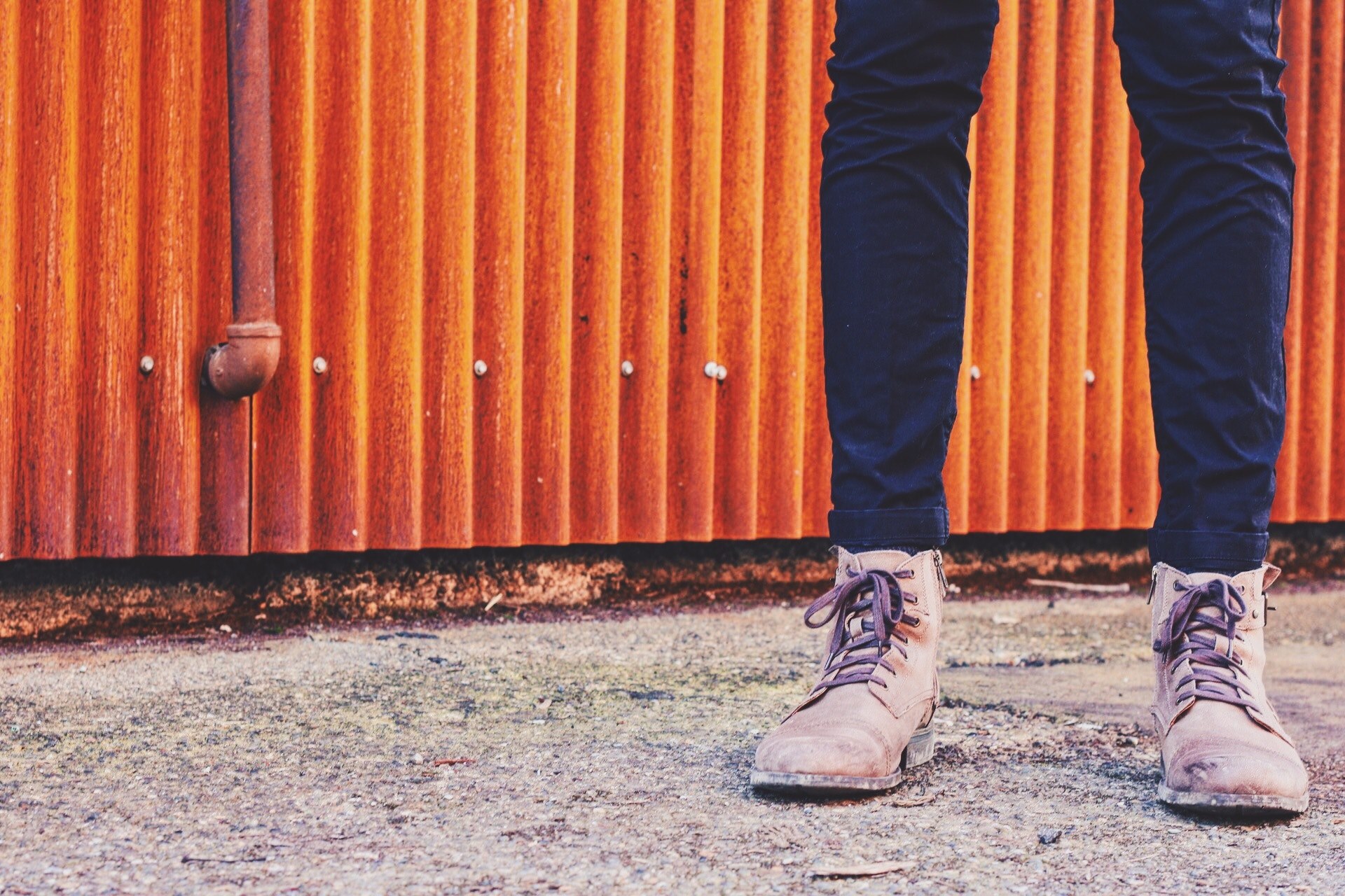a down low shot of a mans shoes and skinny jeans with a rustic setting, mens skinny jeans and boots 4k, HD Wallpaper