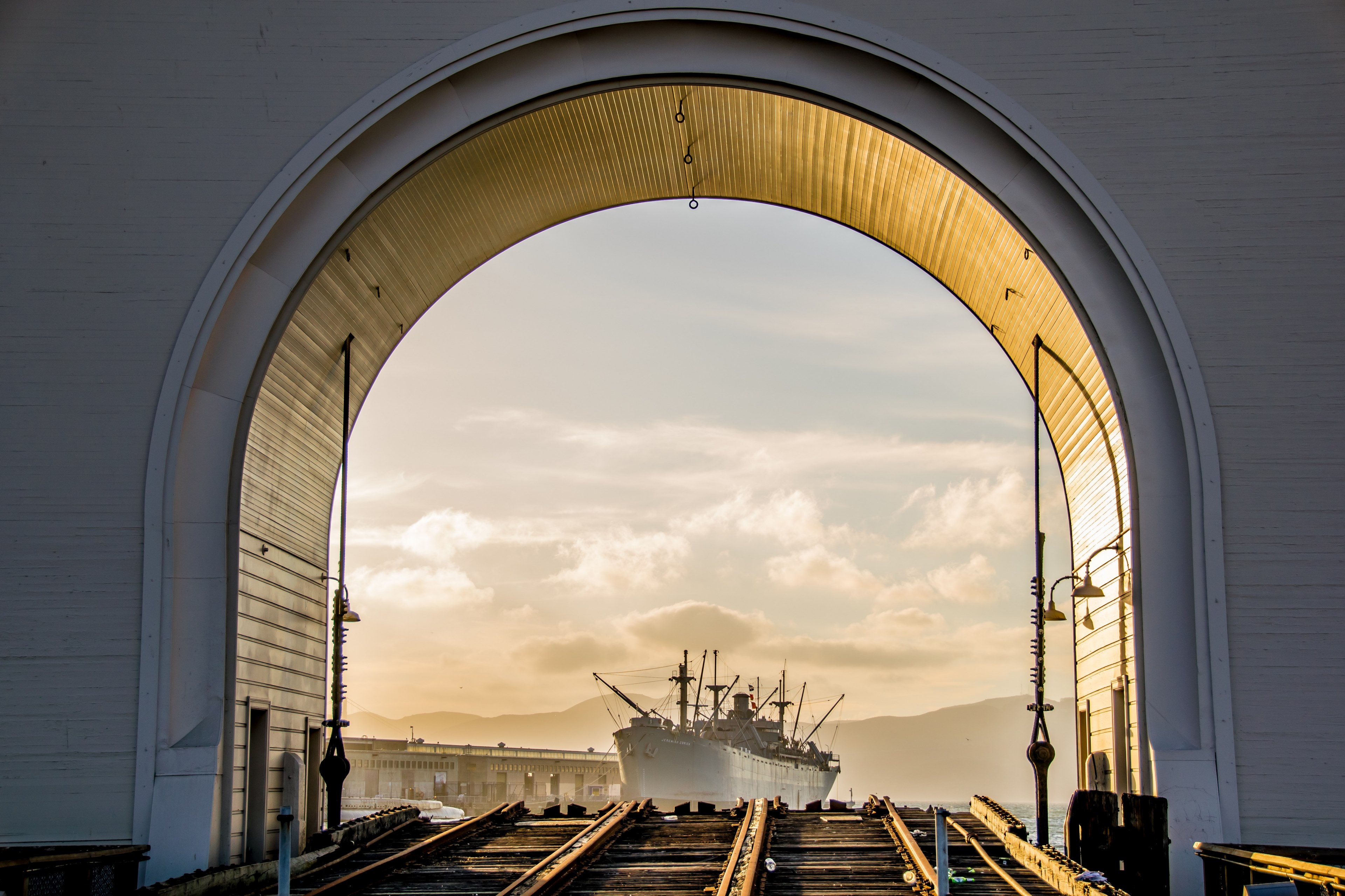 ship harbor architecture and archway 4k, HD Wallpaper