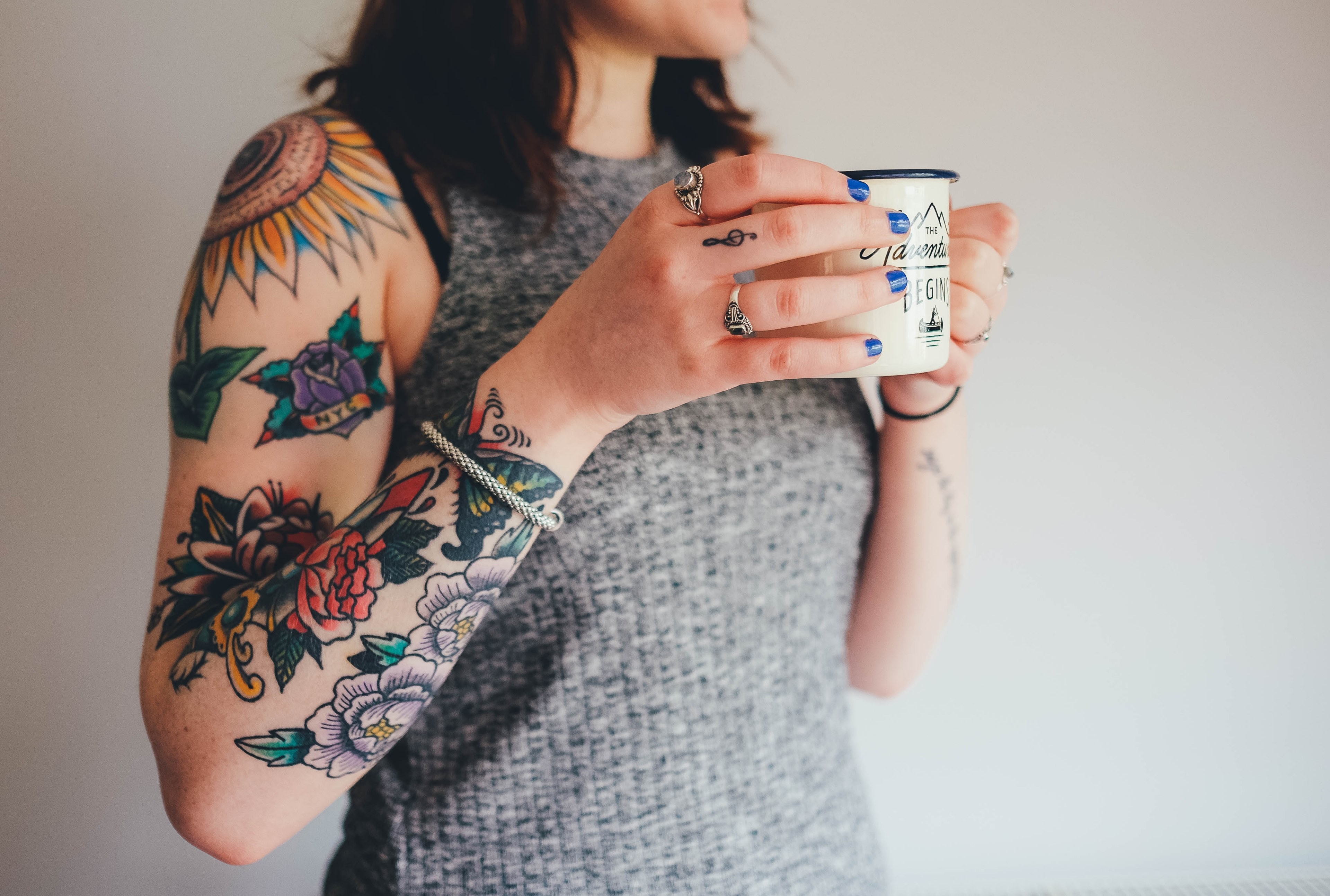 tattoo woman hand and mug 4k, HD Wallpaper