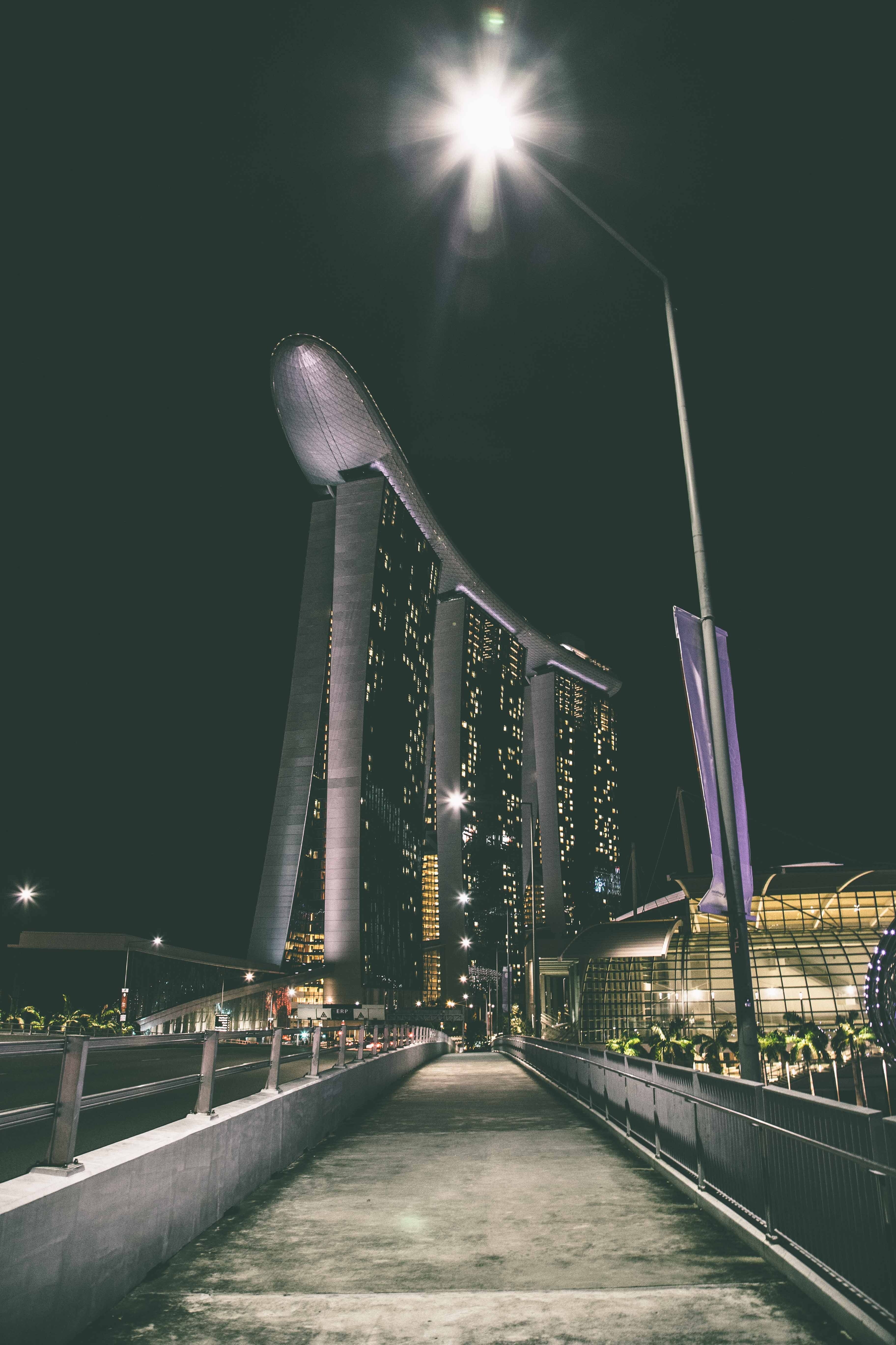 architecture singapore lamppost and building hd, 4k, Phone HD Wallpaper