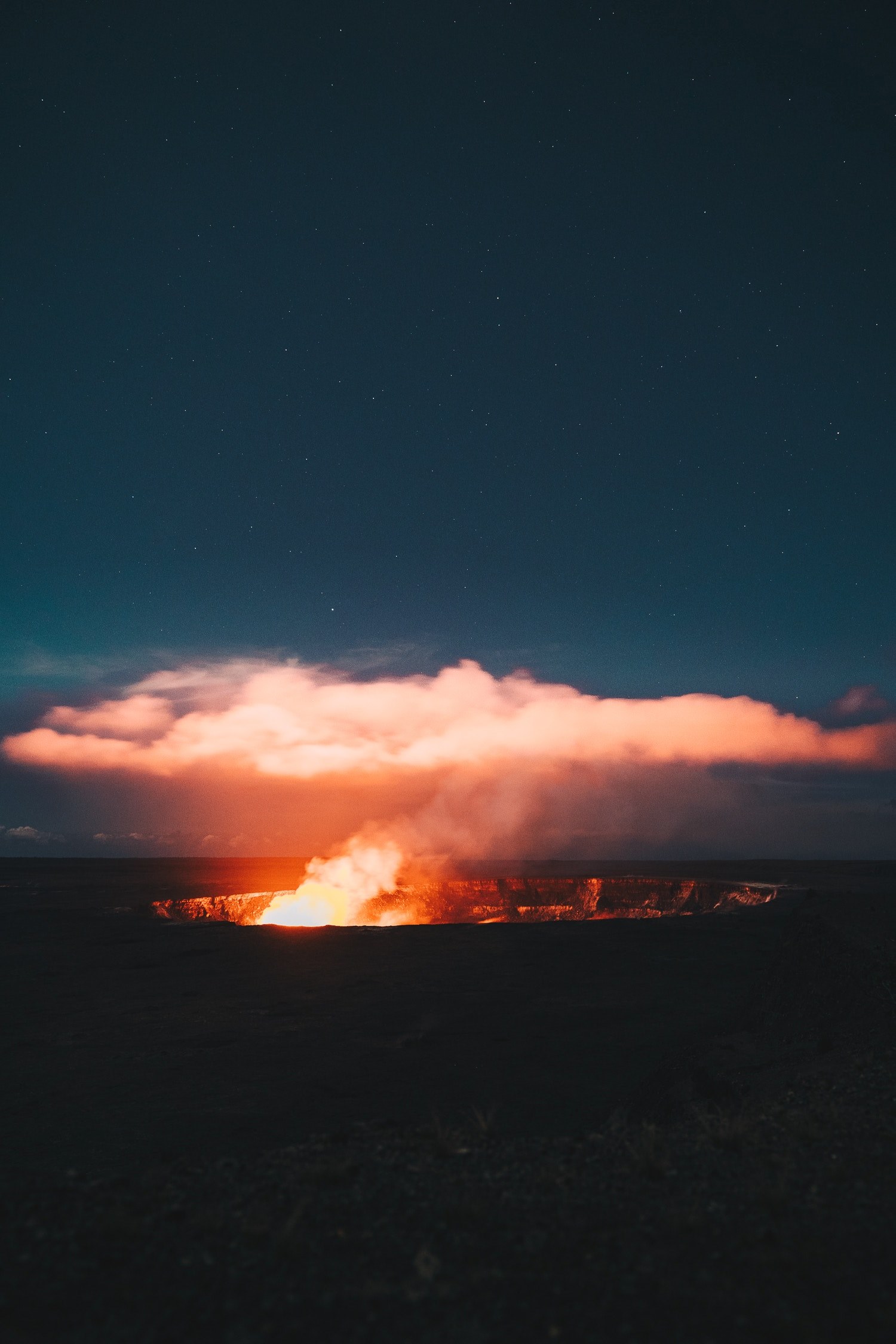 waiting for the eruption 4k, Phone HD Wallpaper
