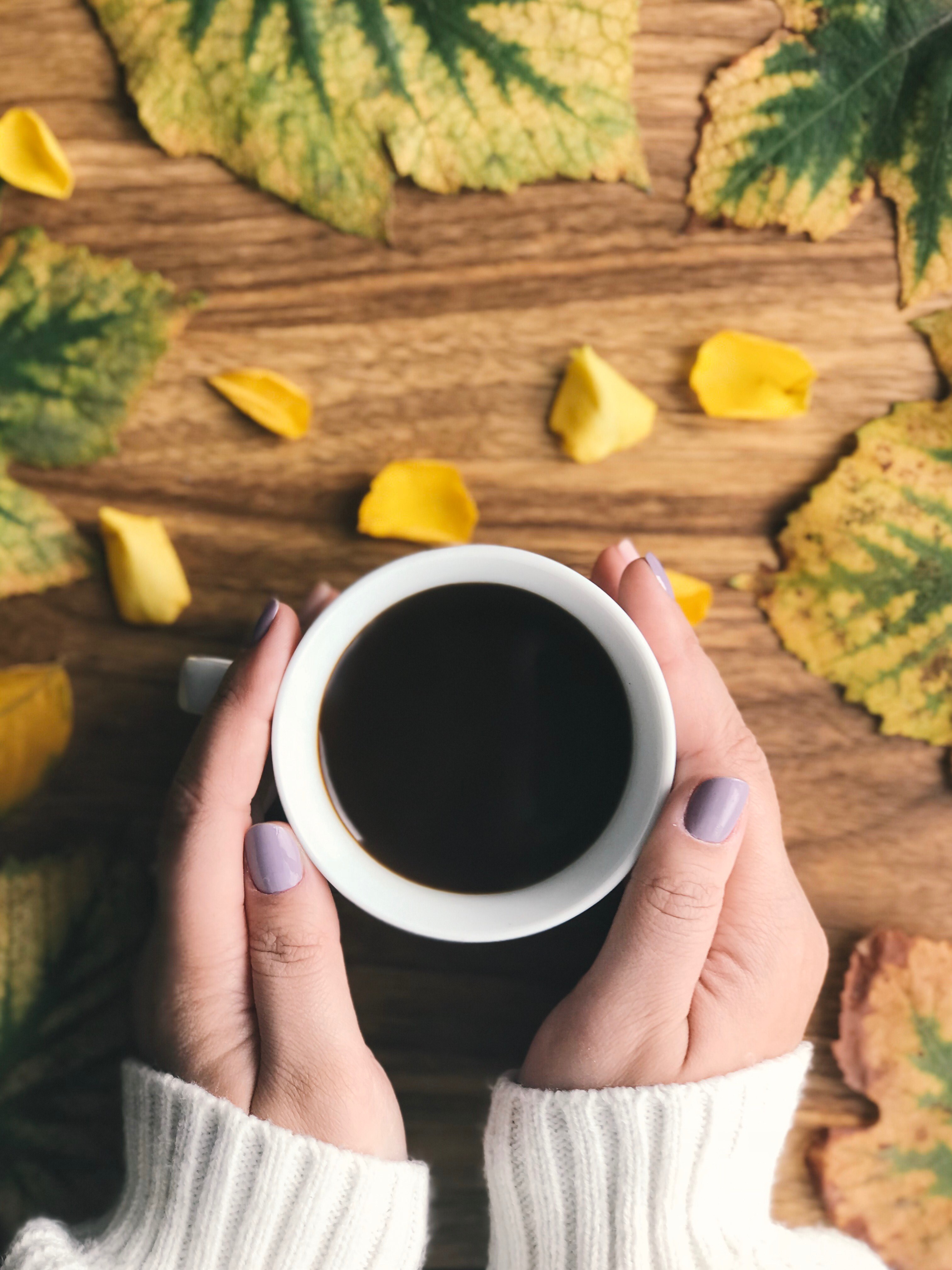 cup coffee tea and hand hd, 4k, Phone HD Wallpaper