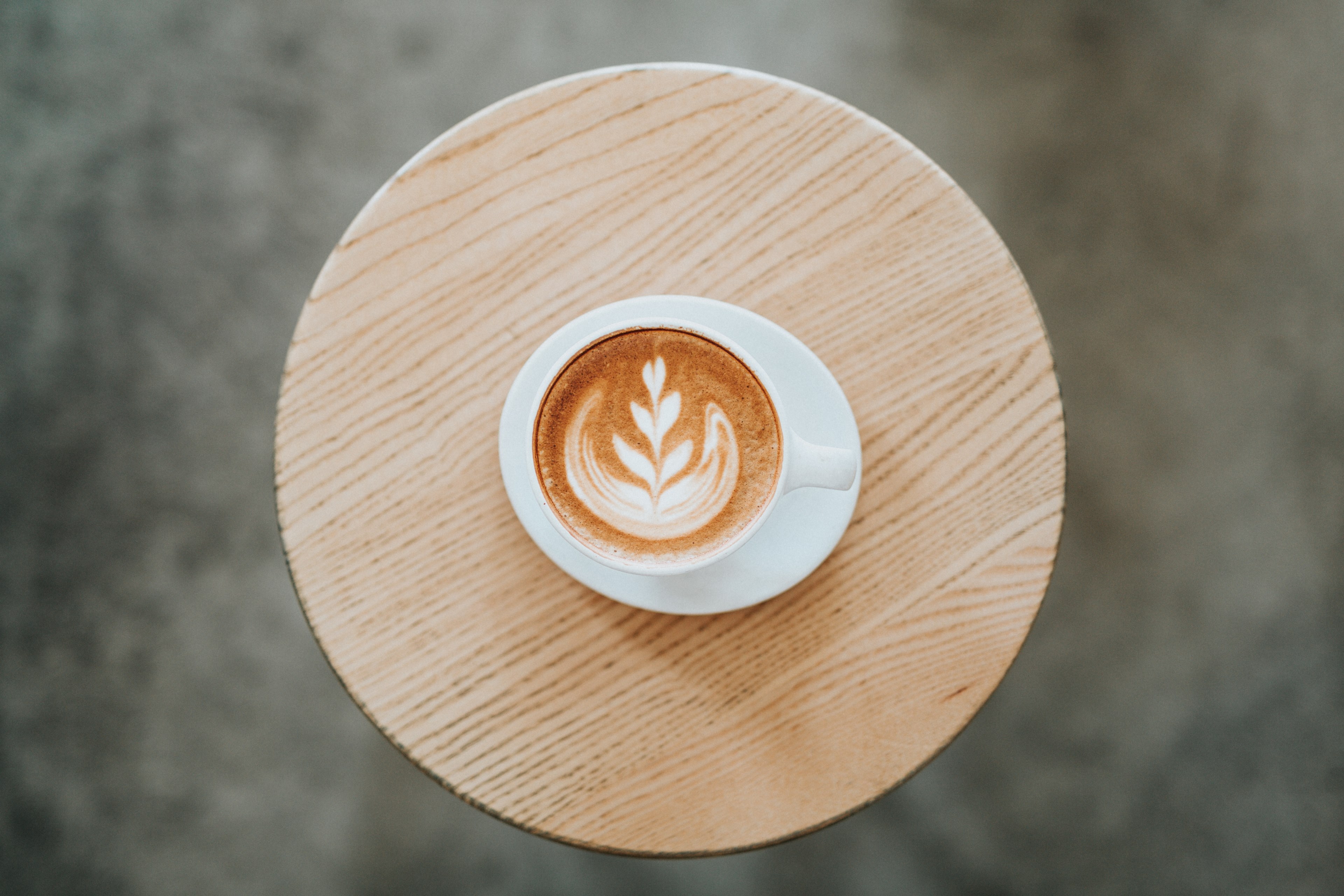 table wooden coffee and coffee shop 4k, HD Wallpaper
