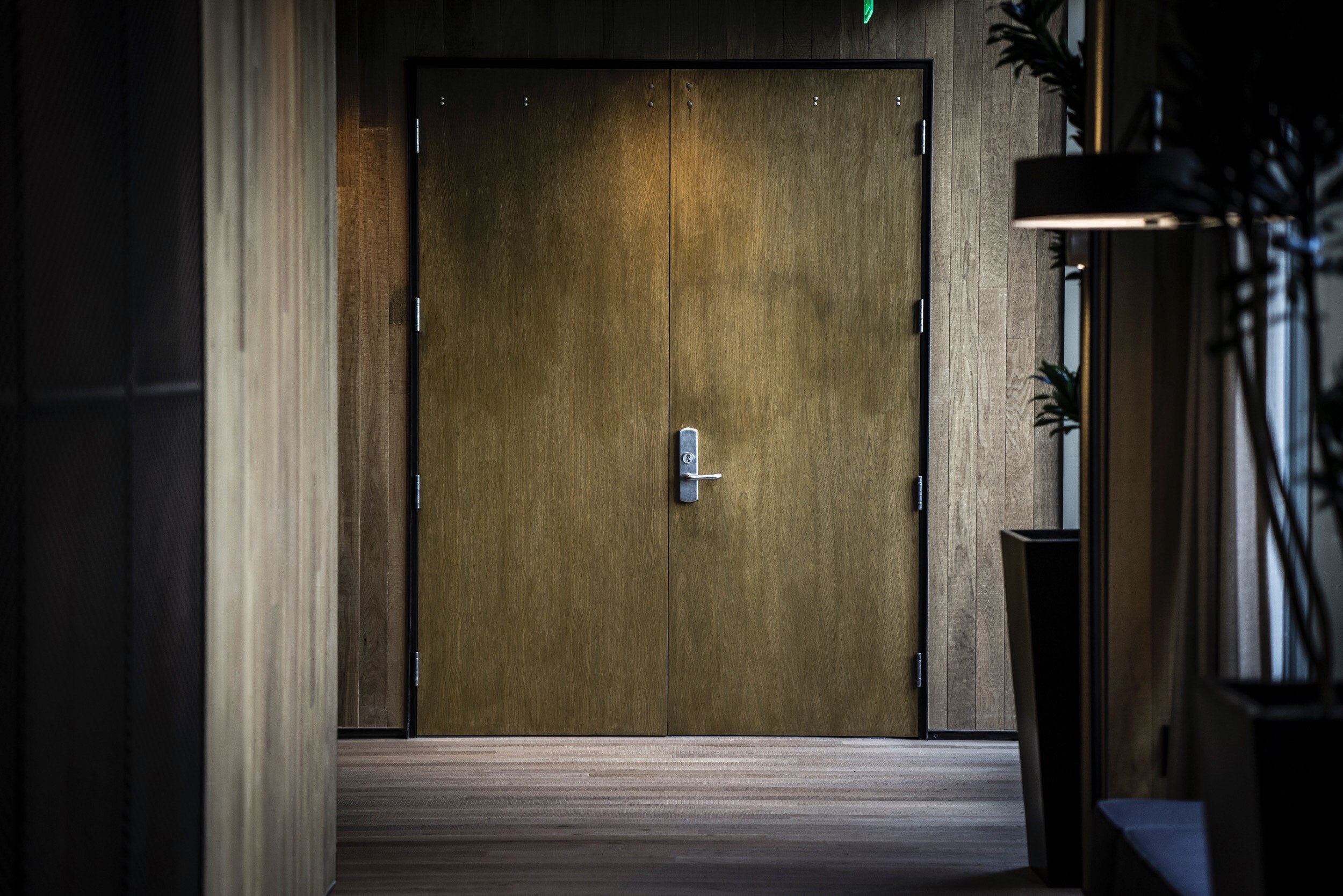 door wood door office and office interior 4k, HD Wallpaper