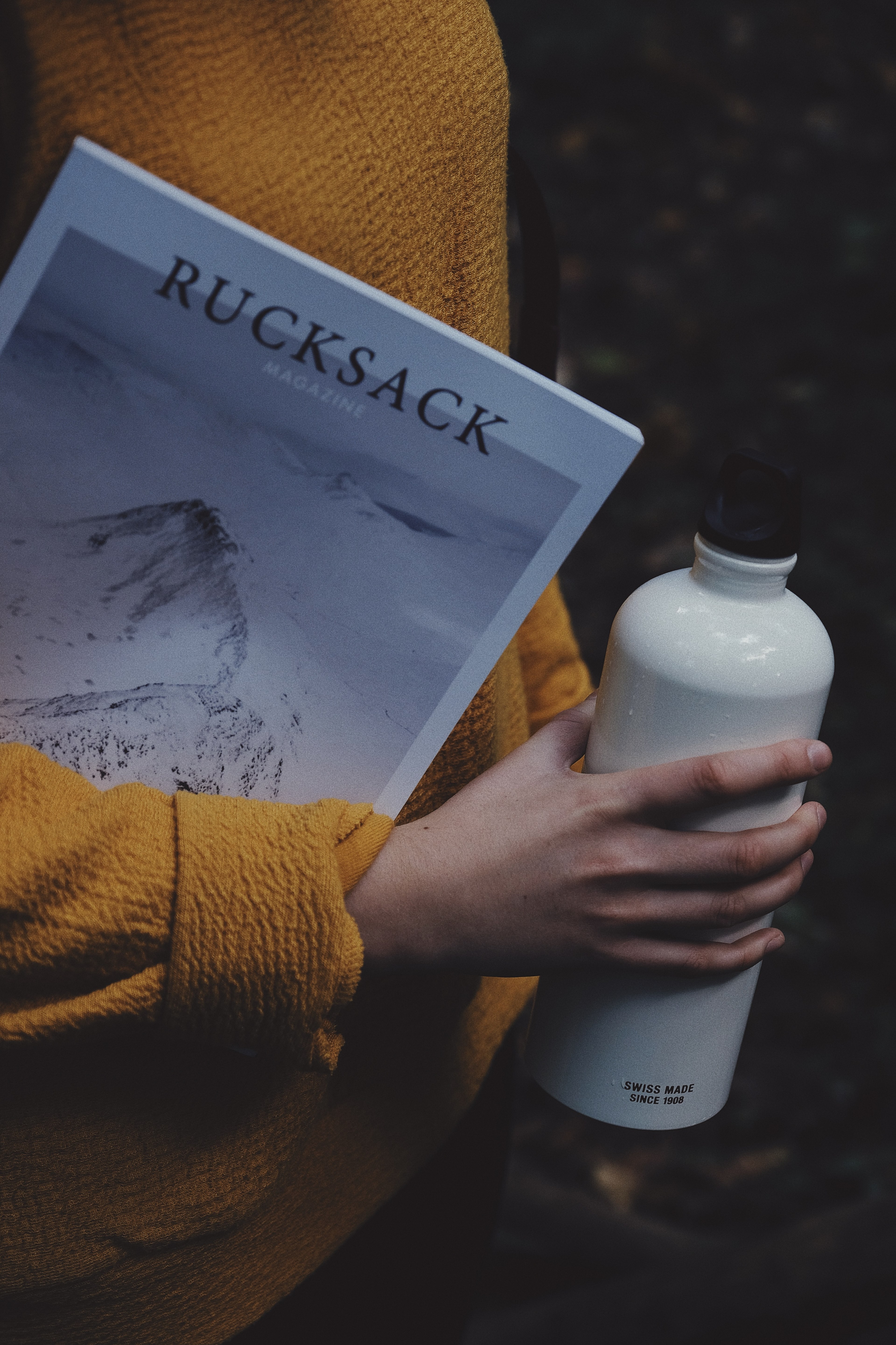 exploring with rucksack magazine 4k, Phone HD Wallpaper