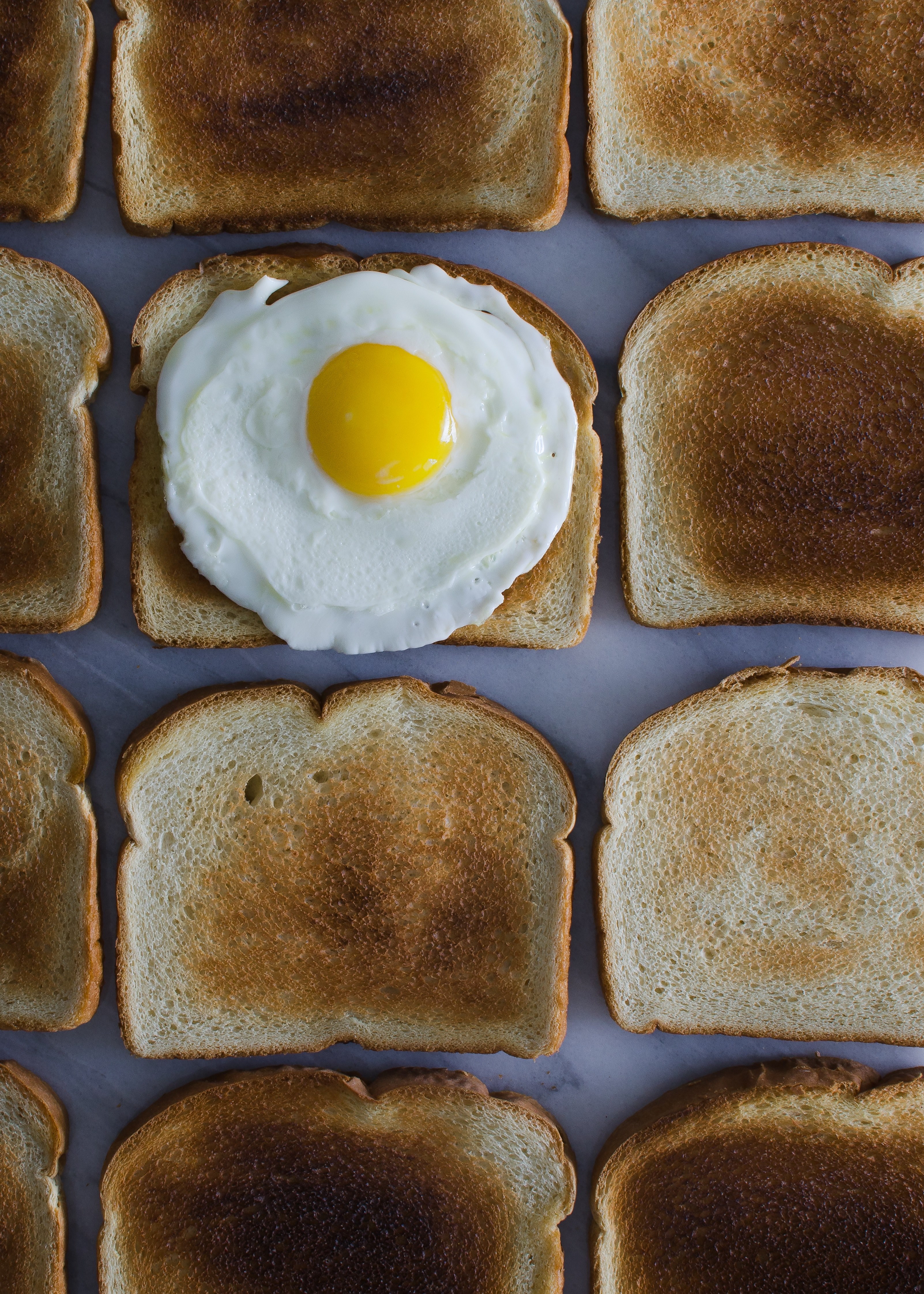 one fried egg on toast for breakfast, egg on toast 4k, Phone HD Wallpaper