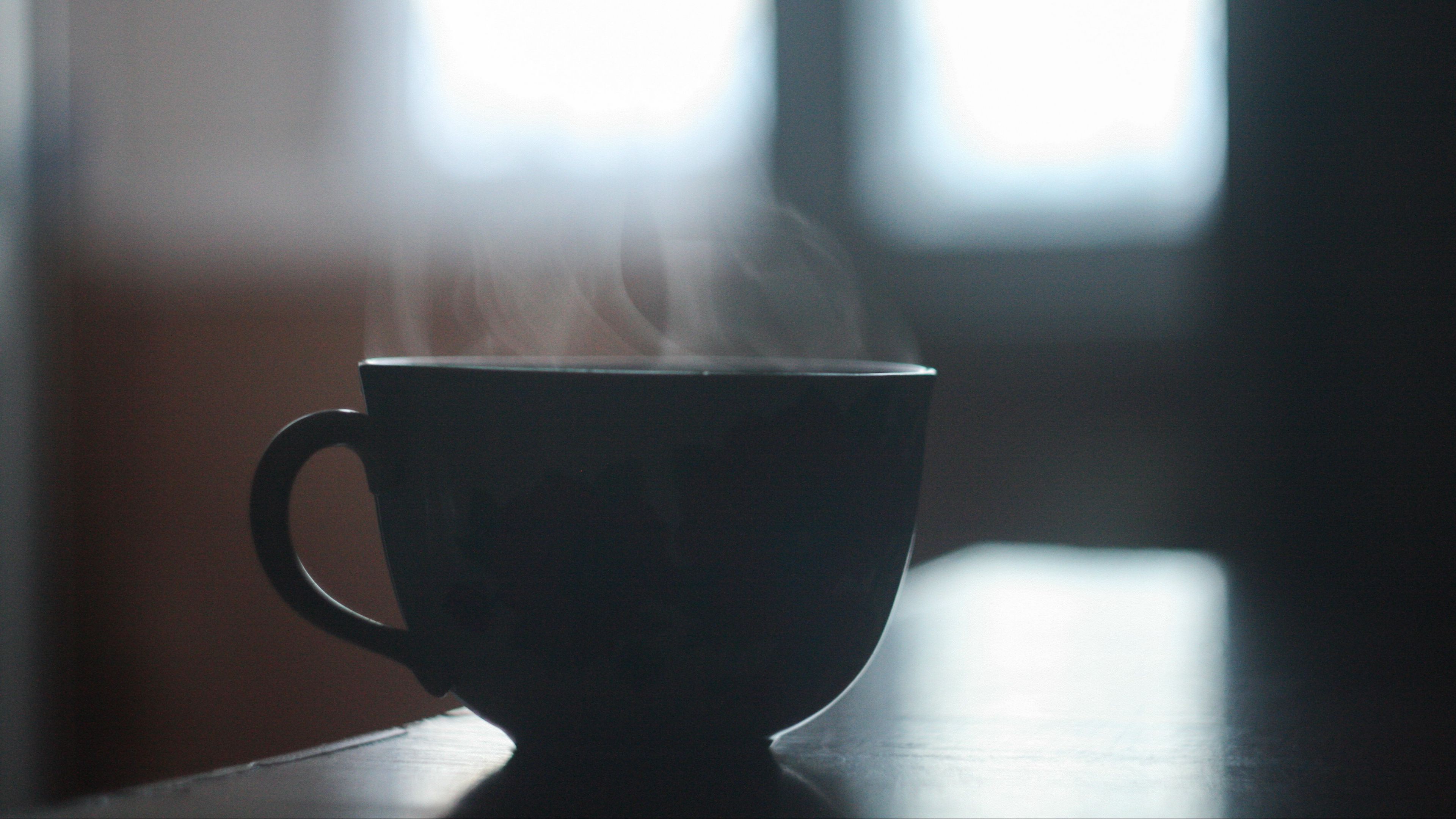 cup, steam, table, shadow, 4k, HD Wallpaper