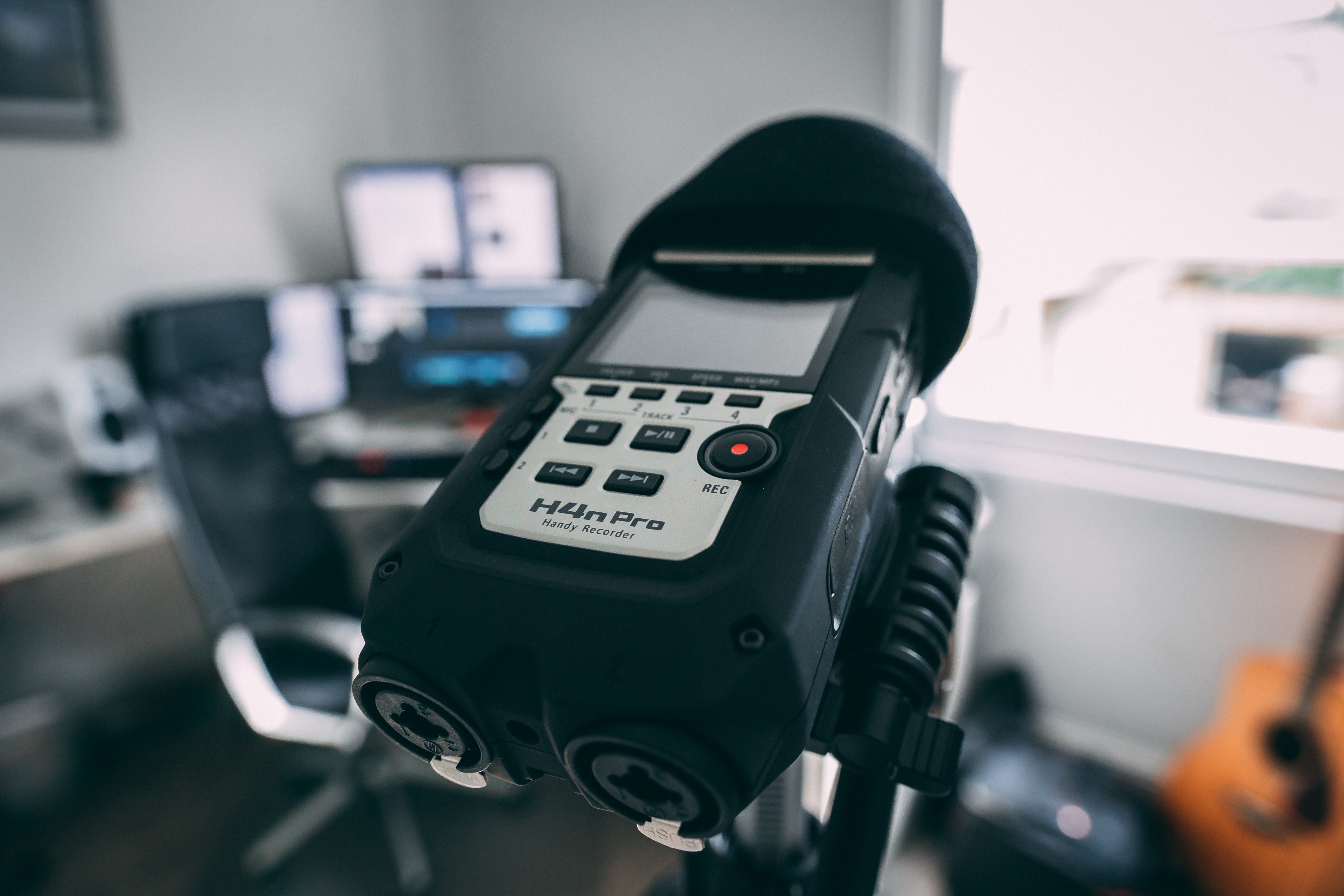 microphone machine technology and light 4k, HD Wallpaper