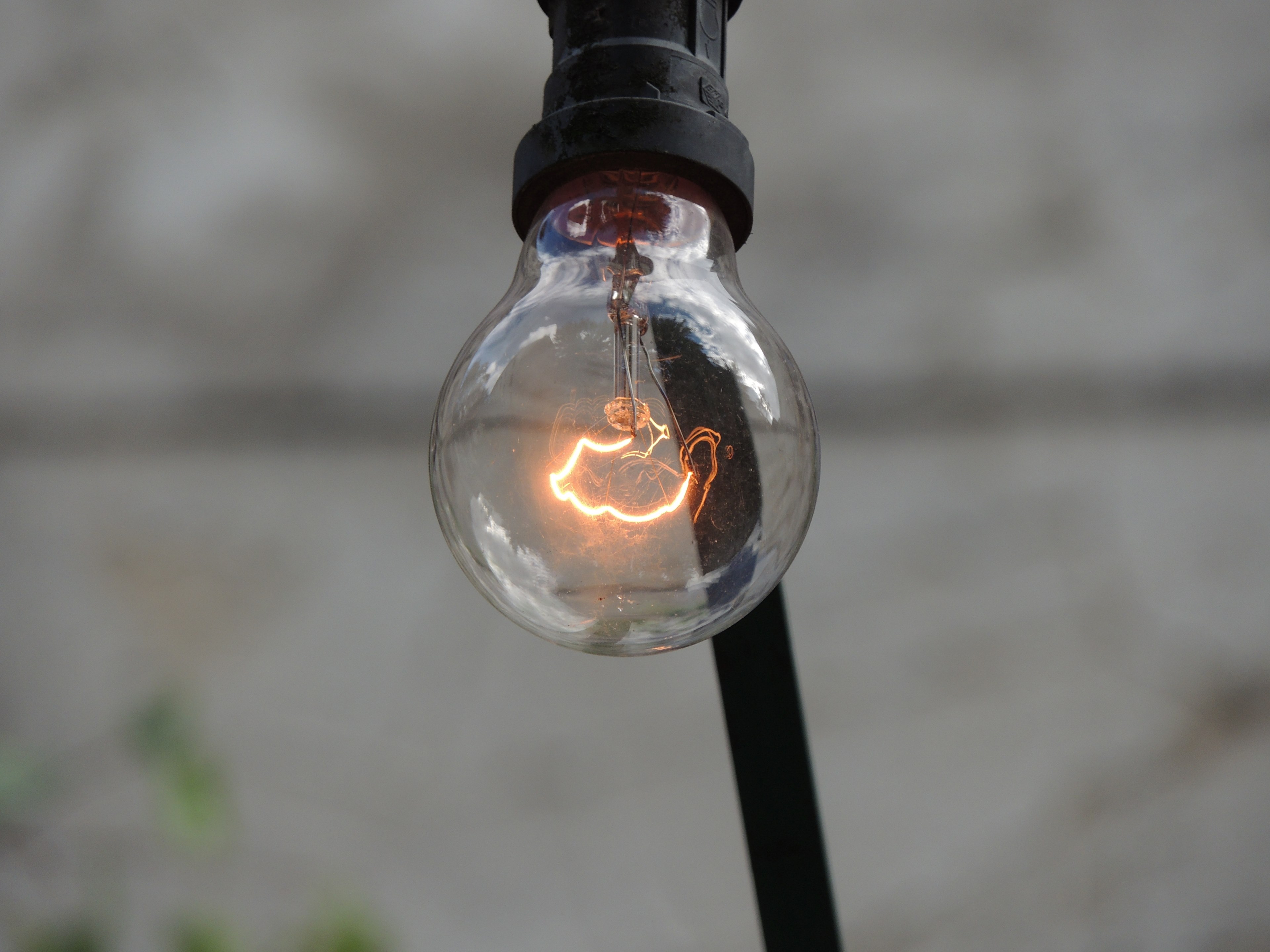 light bulb light bulb and filament 4k, HD Wallpaper