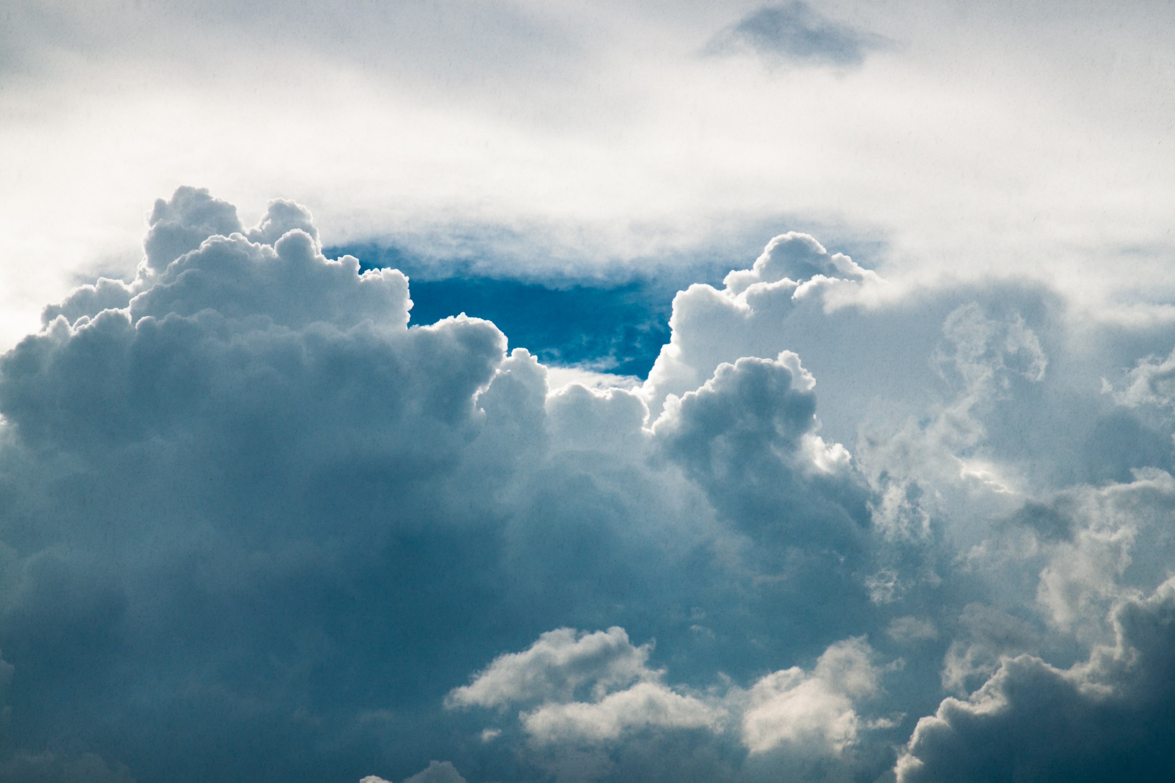 fluffy clouds filling the sky before a storm, fluffy clouds 4k, HD Wallpaper
