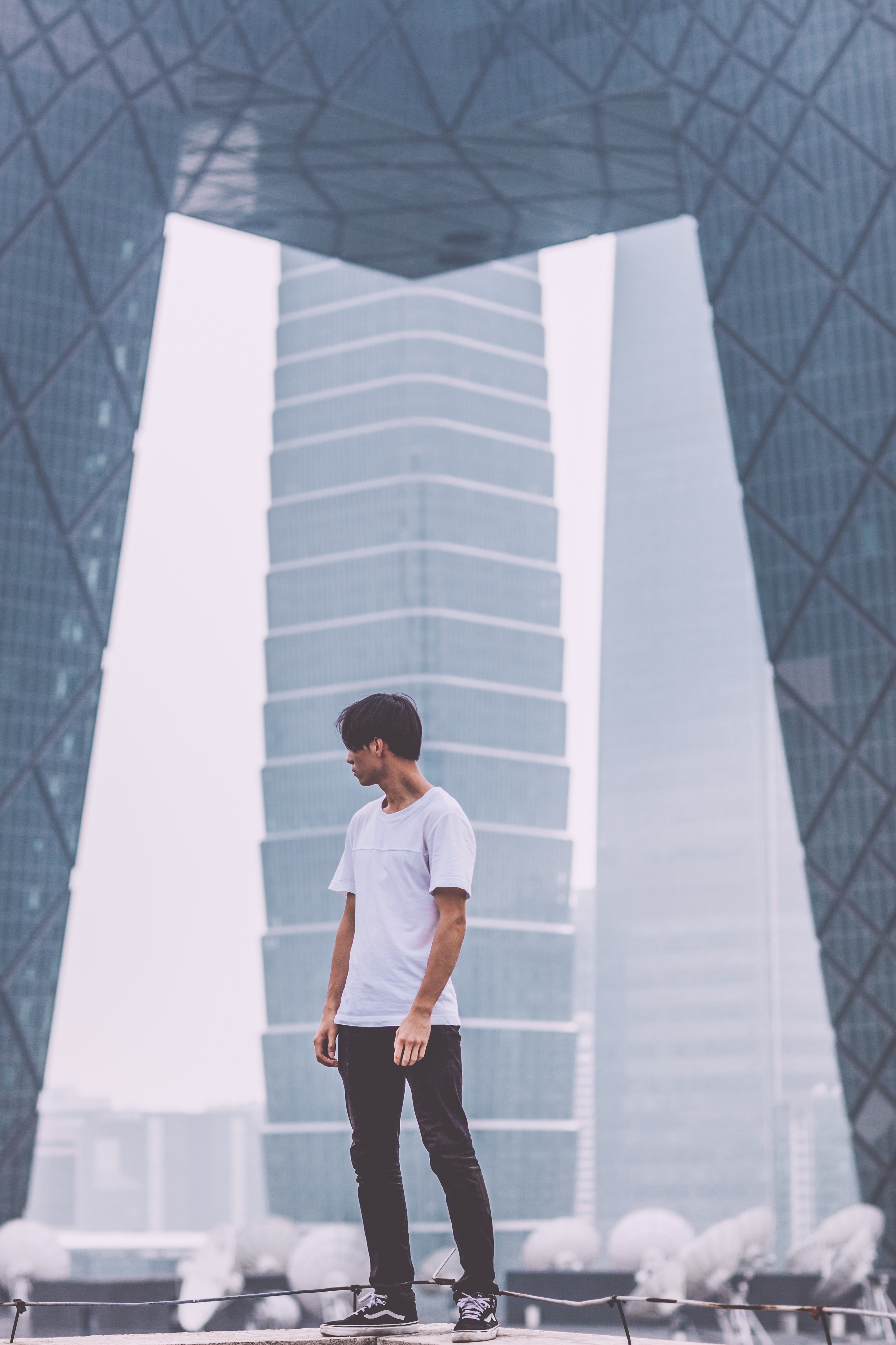 rooftop in the capital 4k, Phone HD Wallpaper