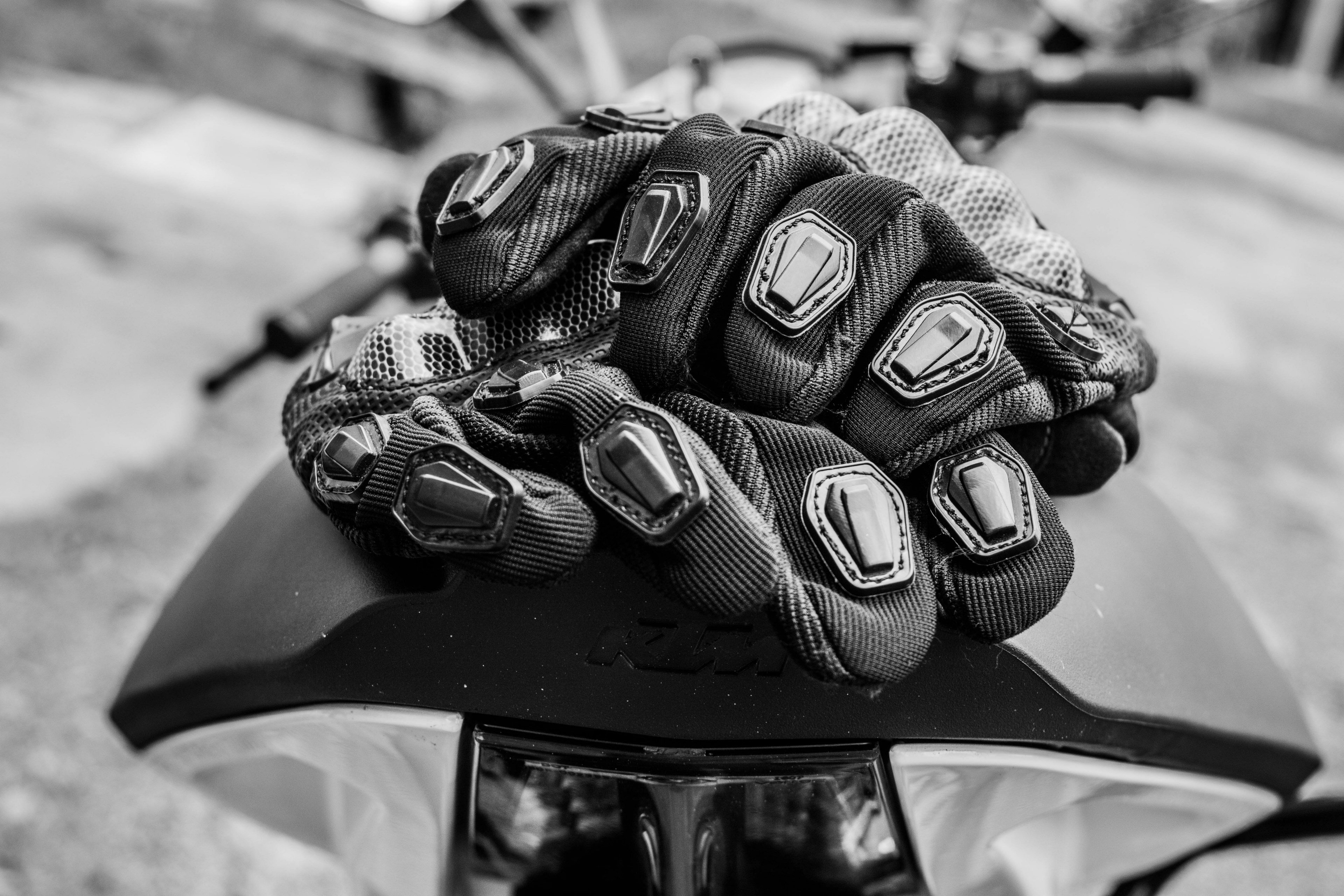 abstract ride bike and glofe 4k, HD Wallpaper